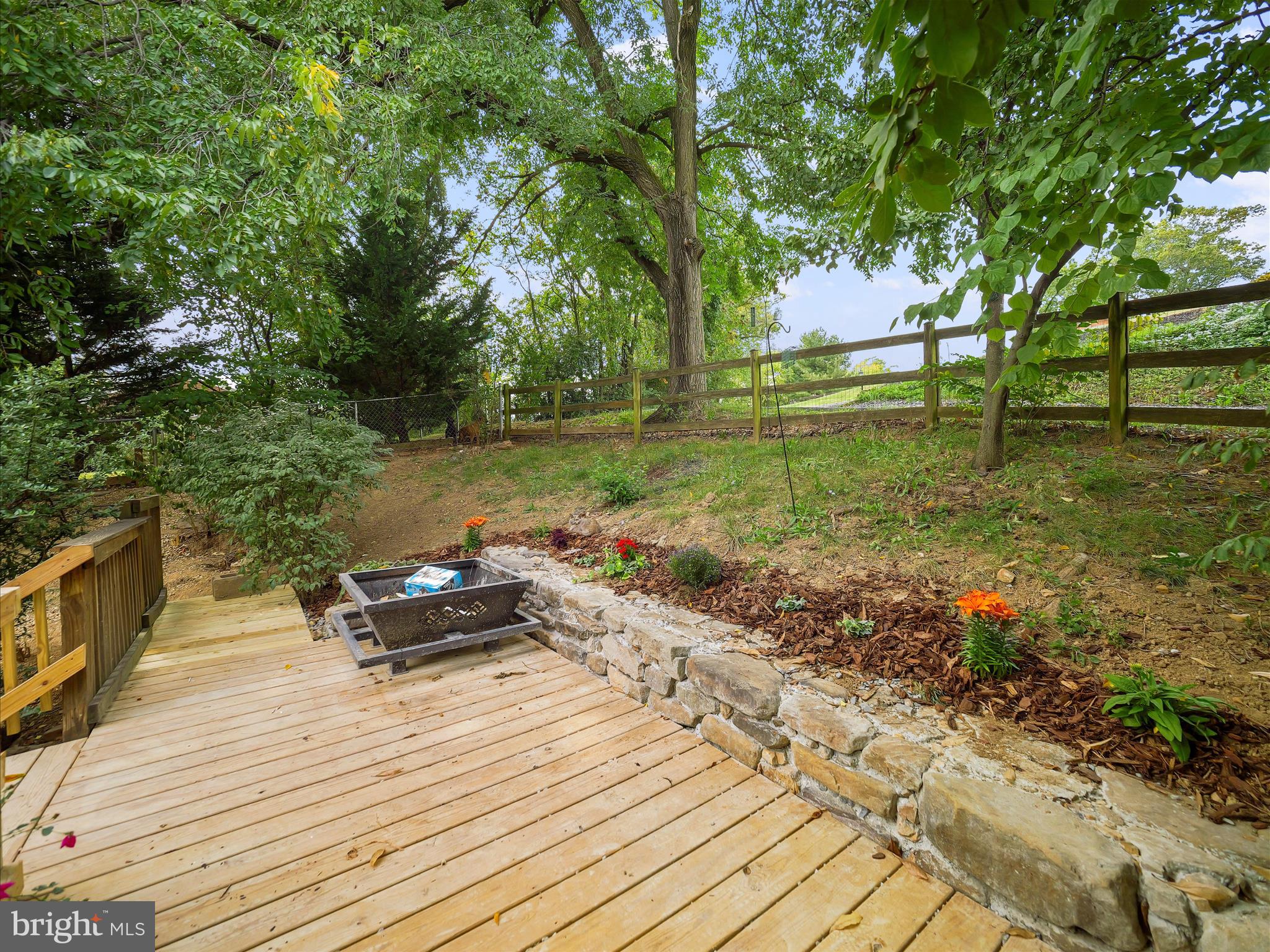 HEDGESVILLE - Residential