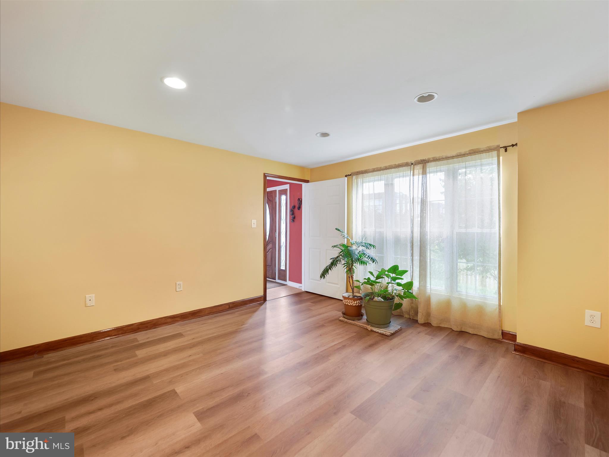 HEDGESVILLE - Residential