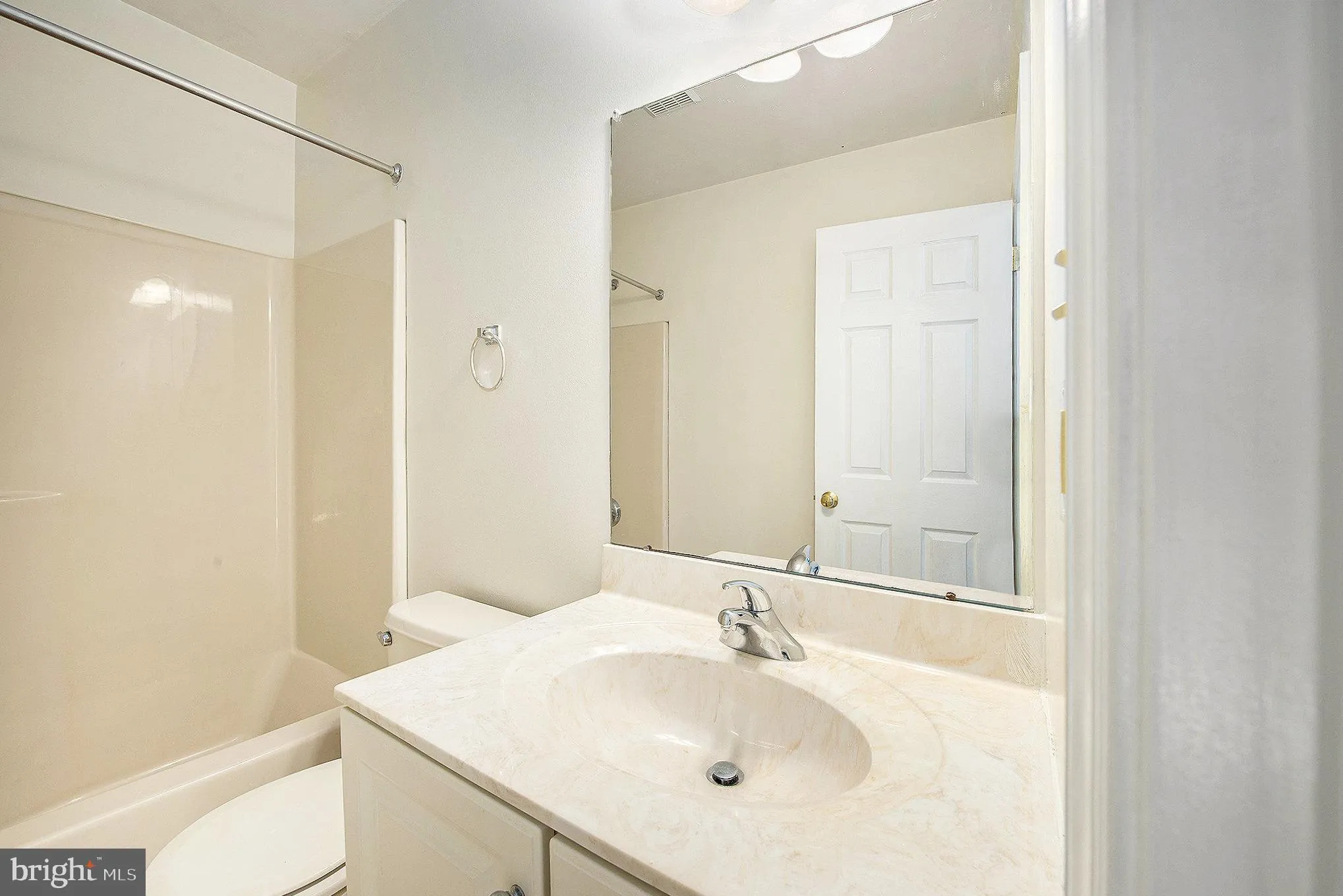 Collegeville, Pennsylvania 19426, United States, 3 Bedrooms Bedrooms, ,3 BathroomsBathrooms,Residential,Pending,211298