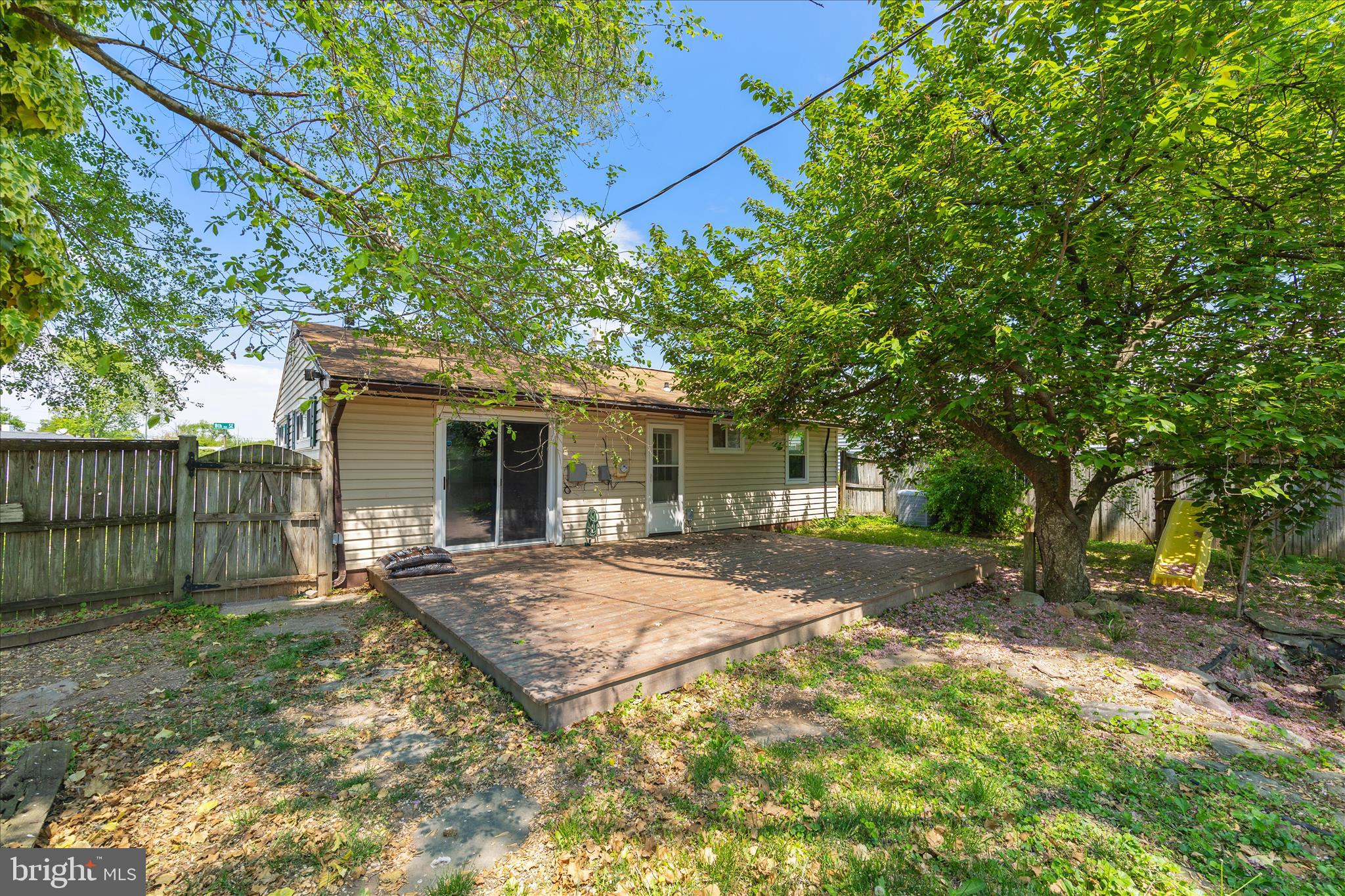 MUNROE GARDENS - Residential