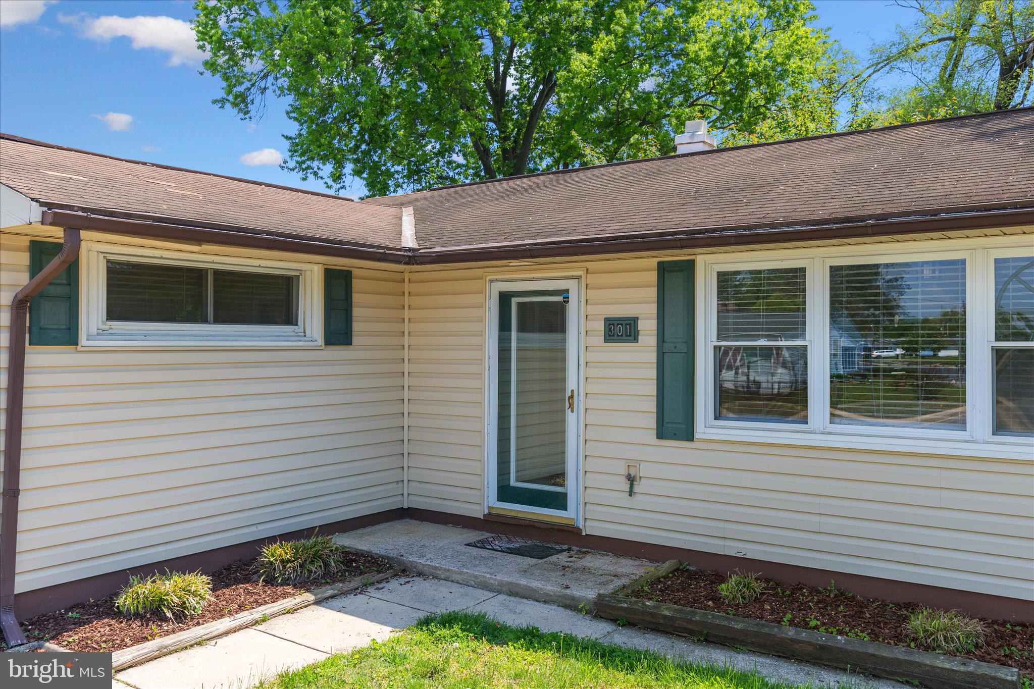 MUNROE GARDENS - Residential