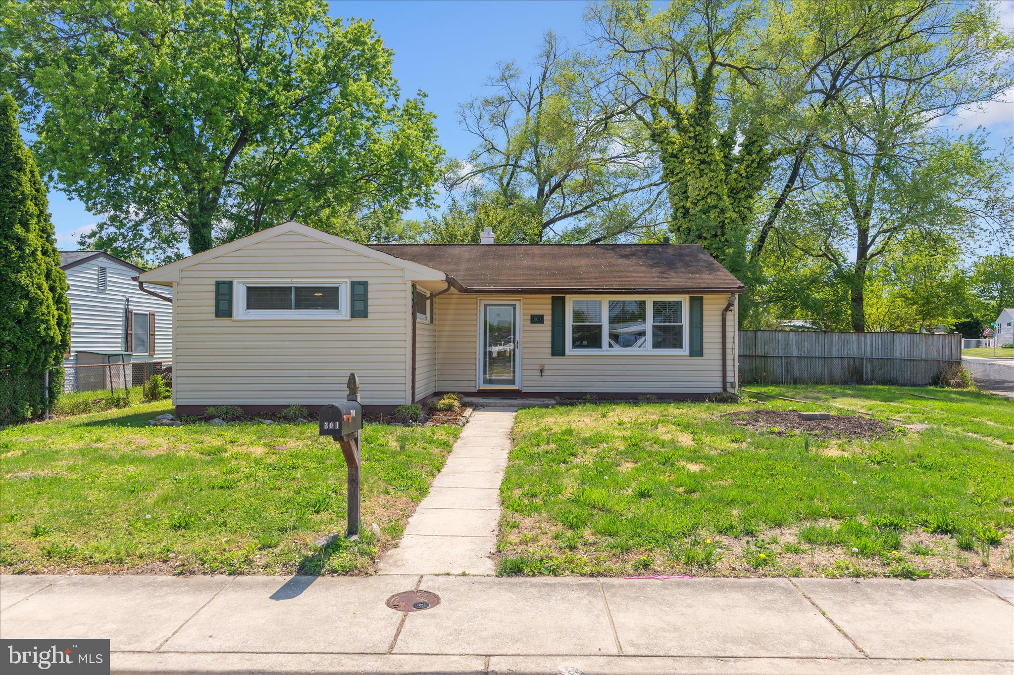 MUNROE GARDENS - Residential