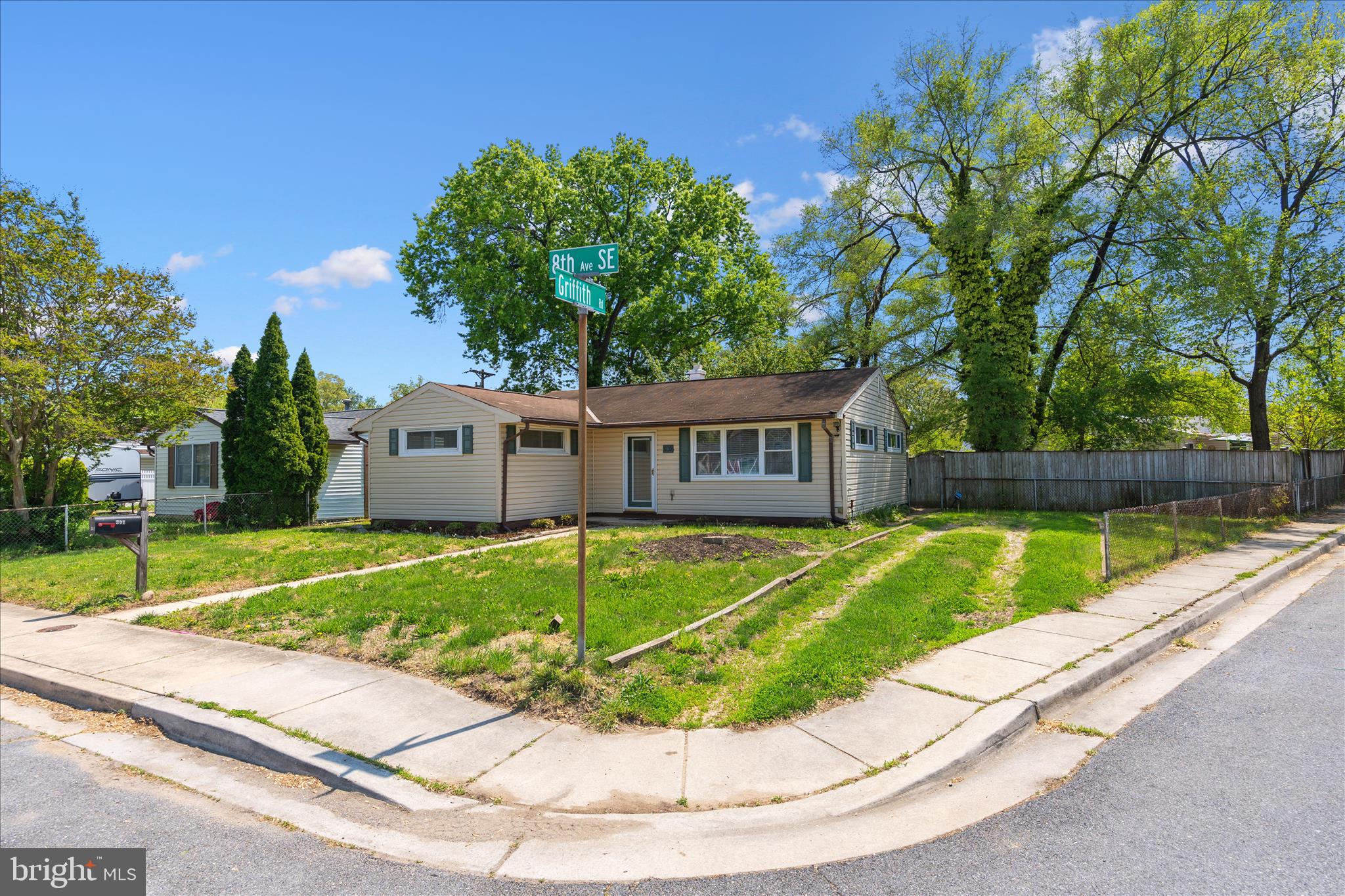 MUNROE GARDENS - Residential