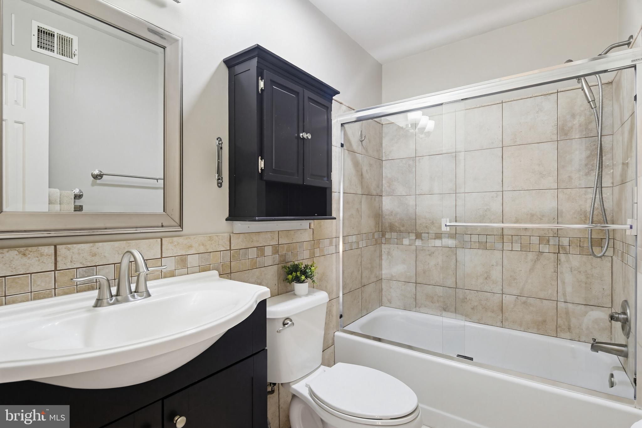 CHARLENE - Residential