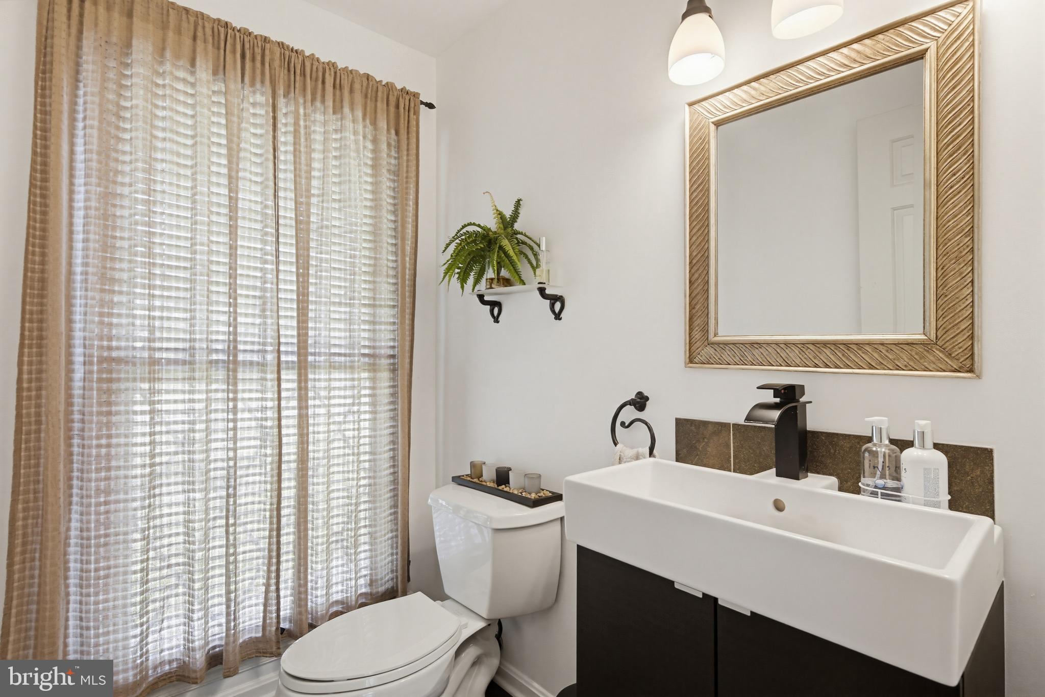 CHARLENE - Residential