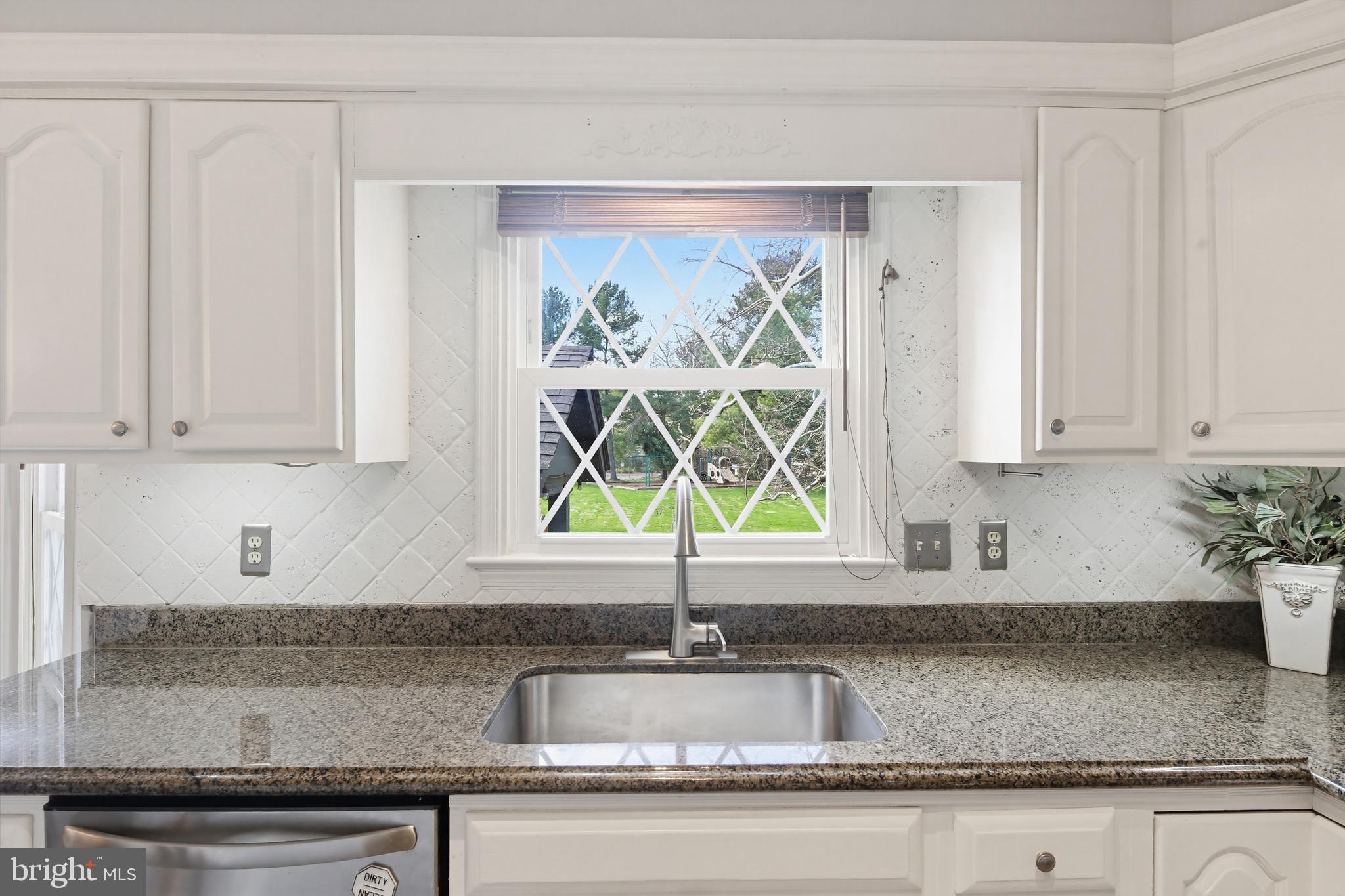 CHARLENE - Residential