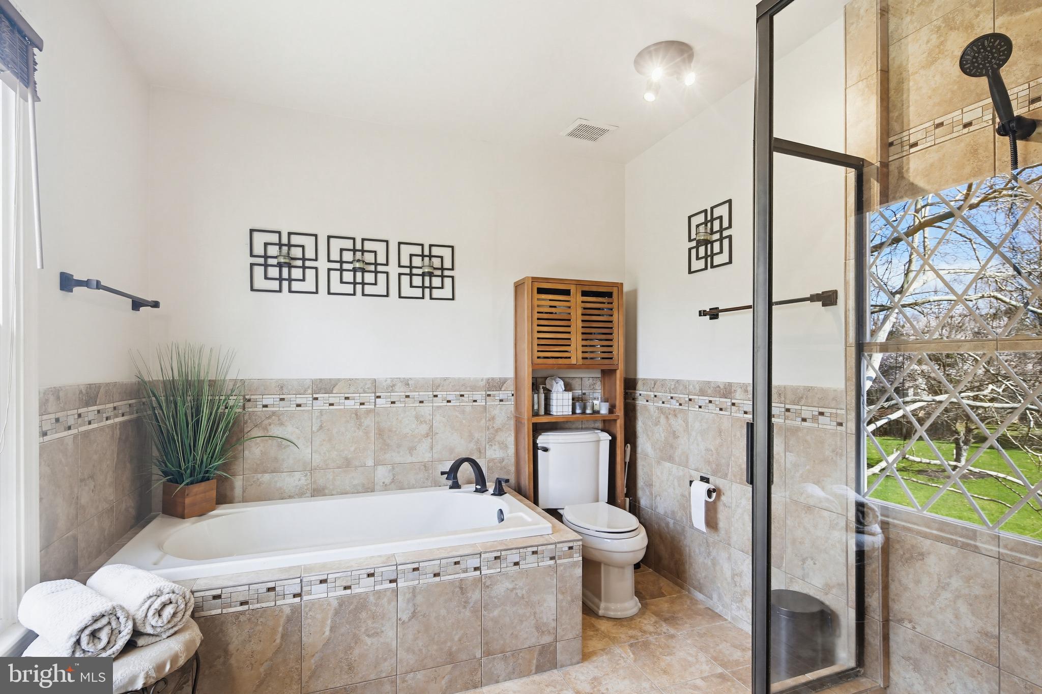 CHARLENE - Residential