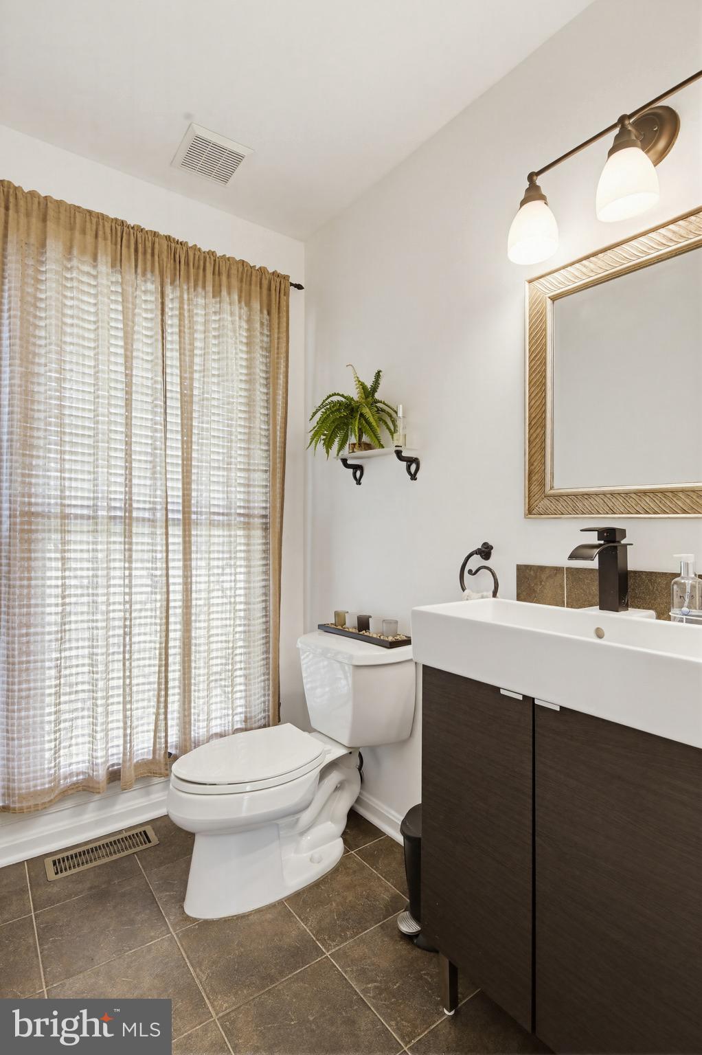 CHARLENE - Residential