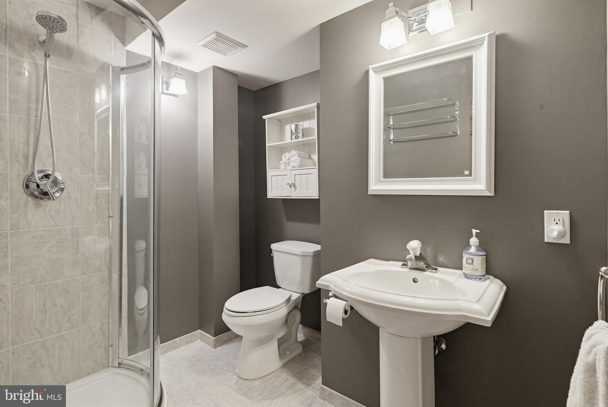 CHARLENE - Residential