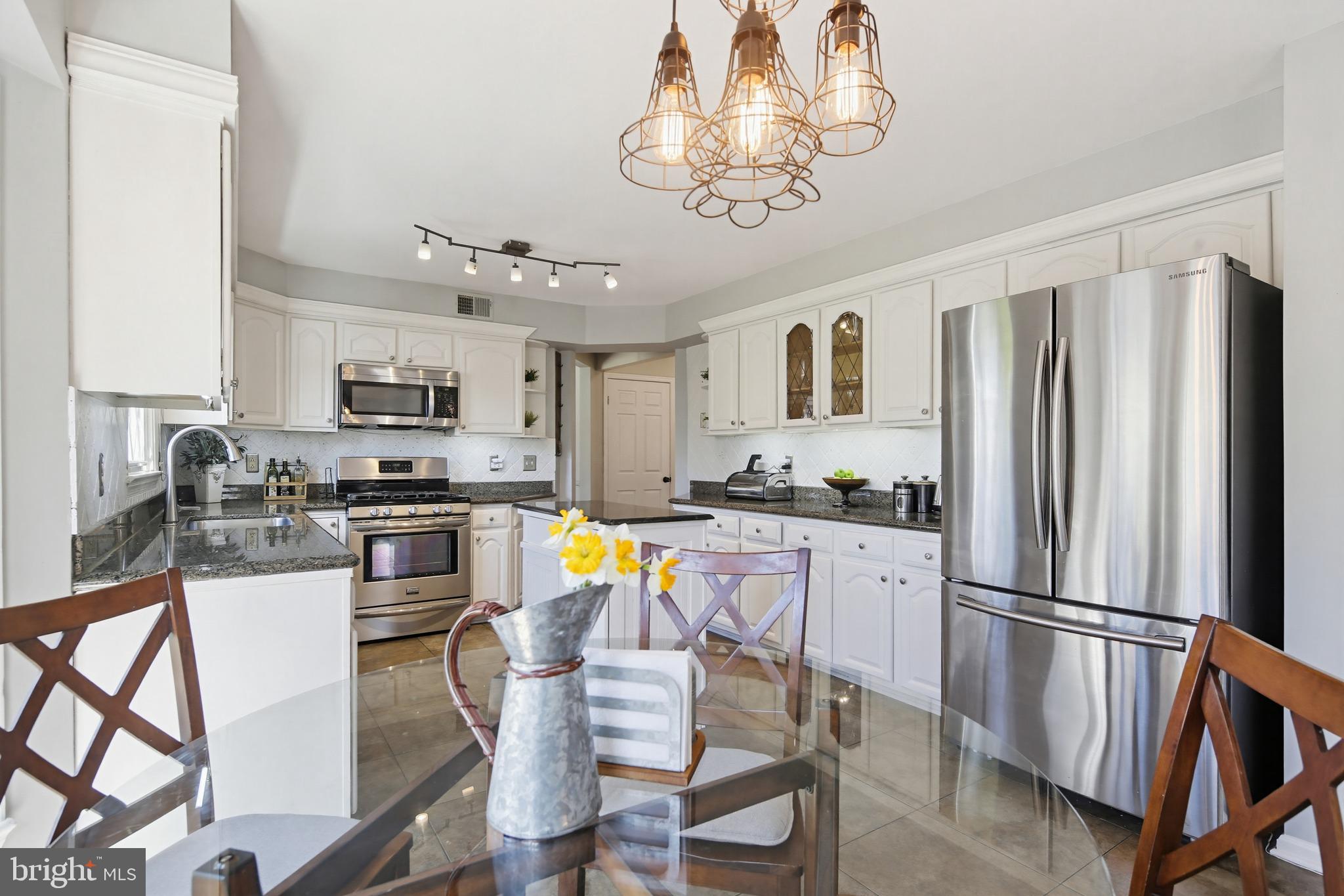 CHARLENE - Residential