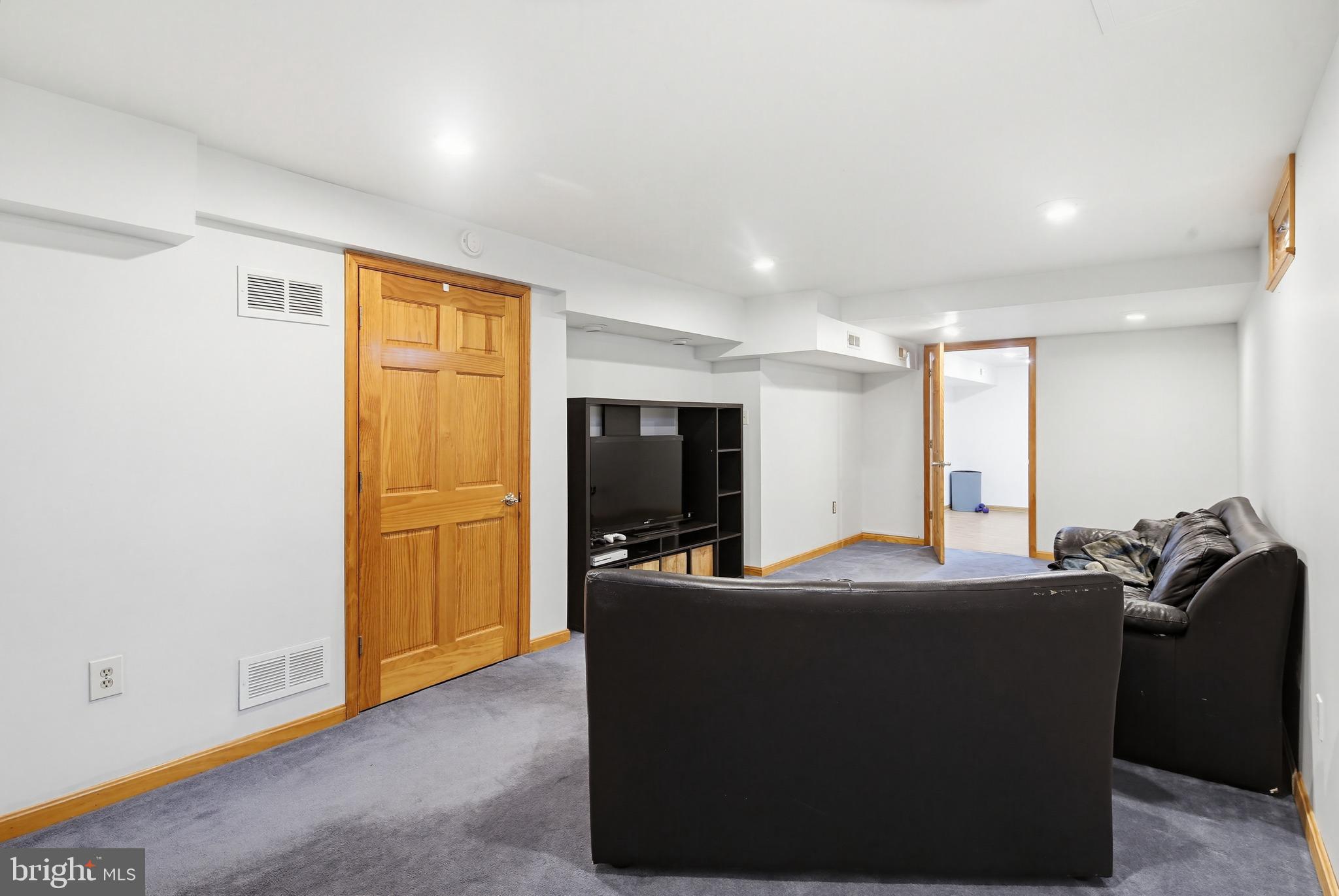 CHARLENE - Residential