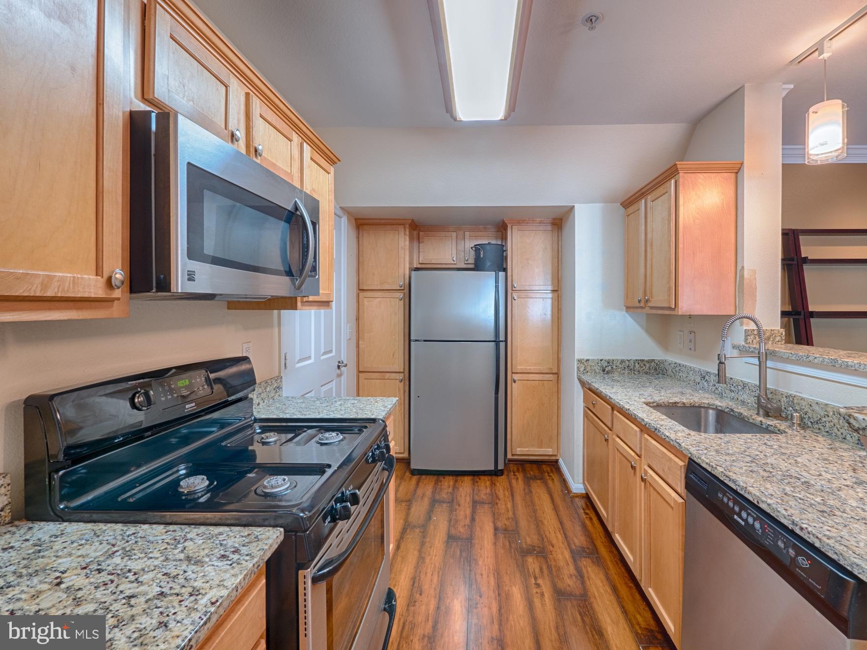 GATES OF FAIR LAKES - Residential Lease