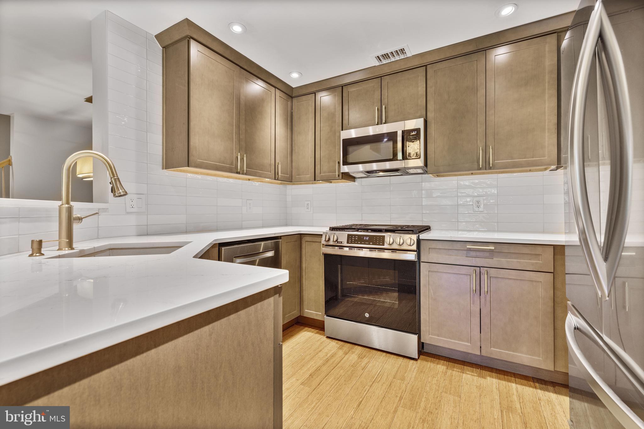 RIVERSTONE - Residential Lease