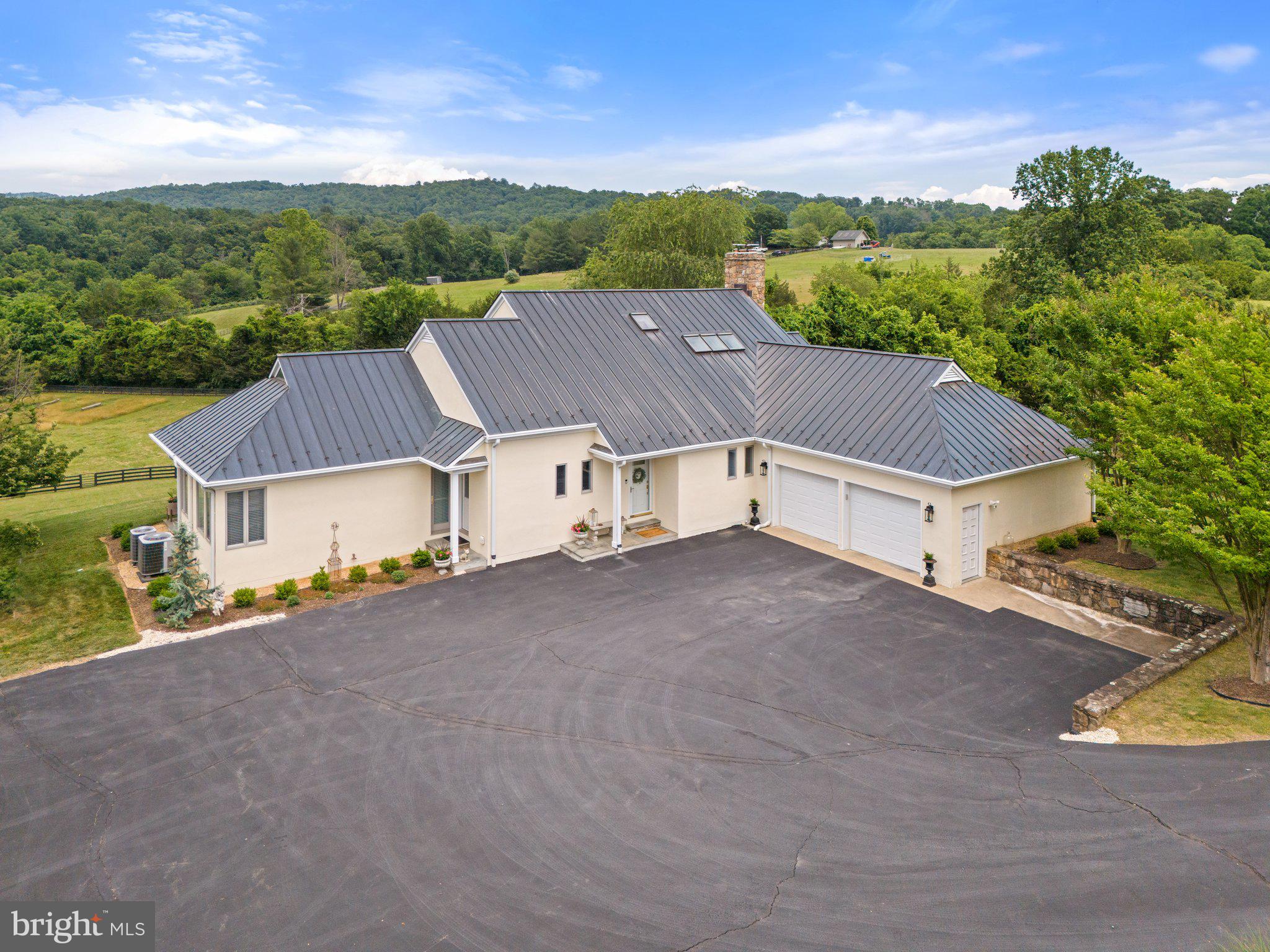 BELLEVUE FARMS - Residential