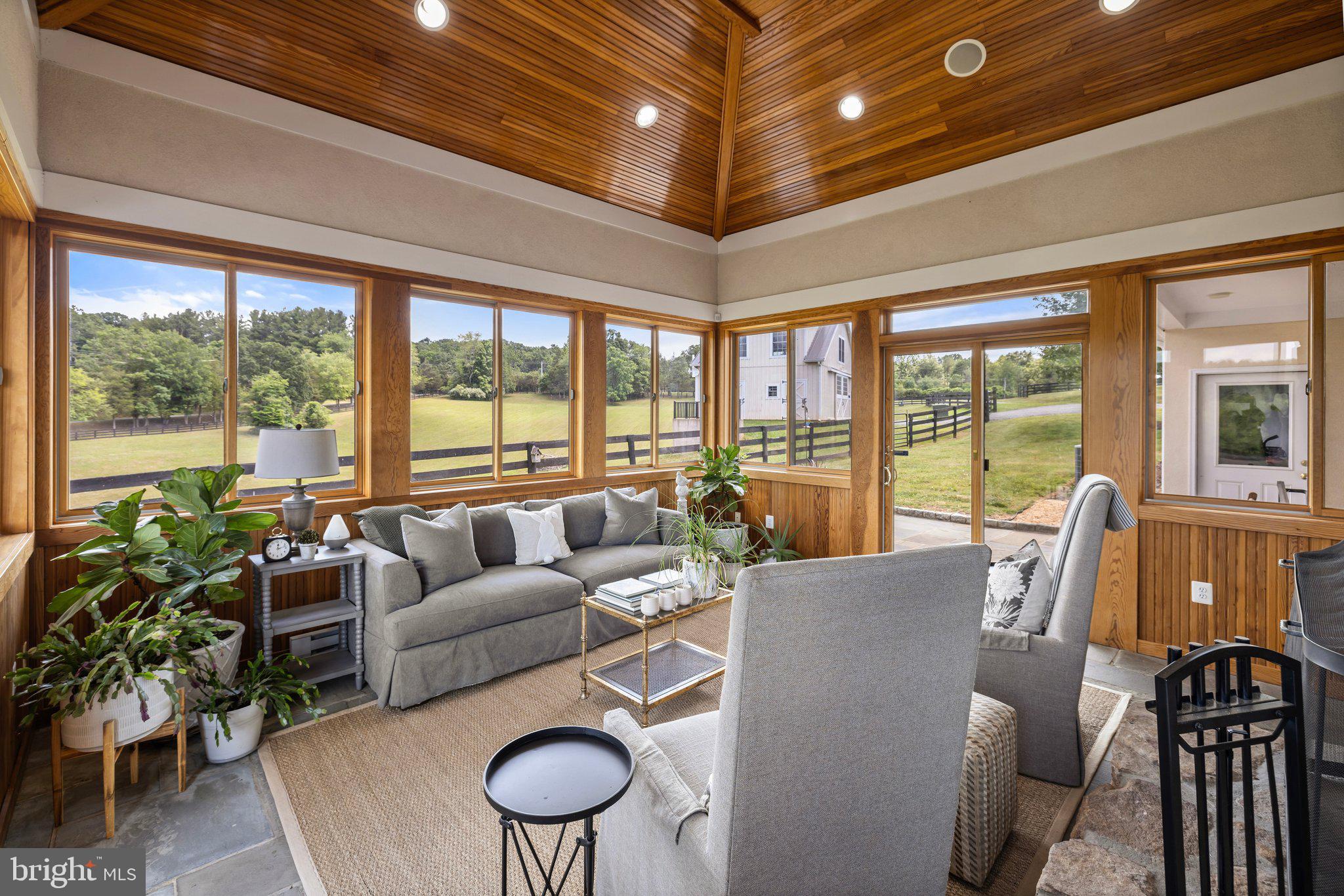 BELLEVUE FARMS - Residential