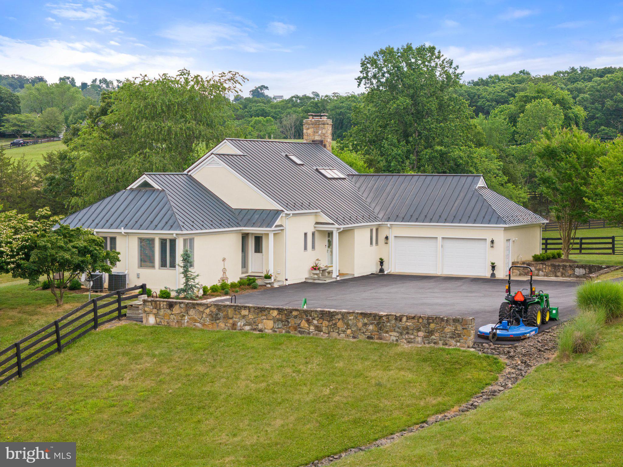 BELLEVUE FARMS - Residential