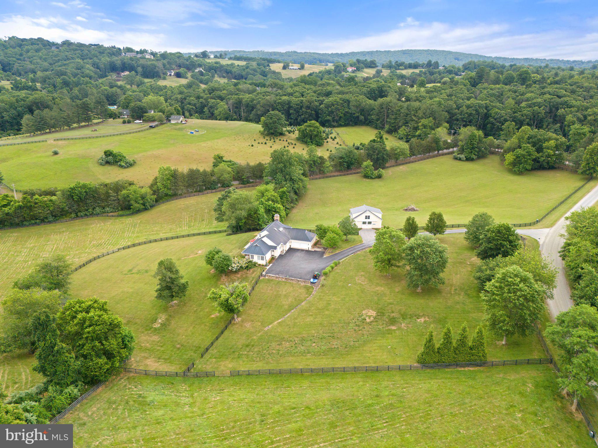 BELLEVUE FARMS - Residential