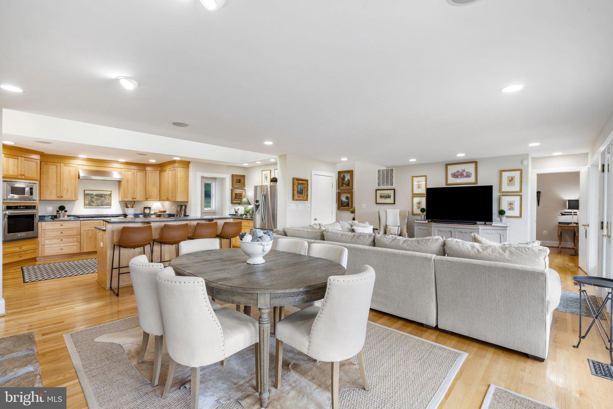 BELLEVUE FARMS - Residential