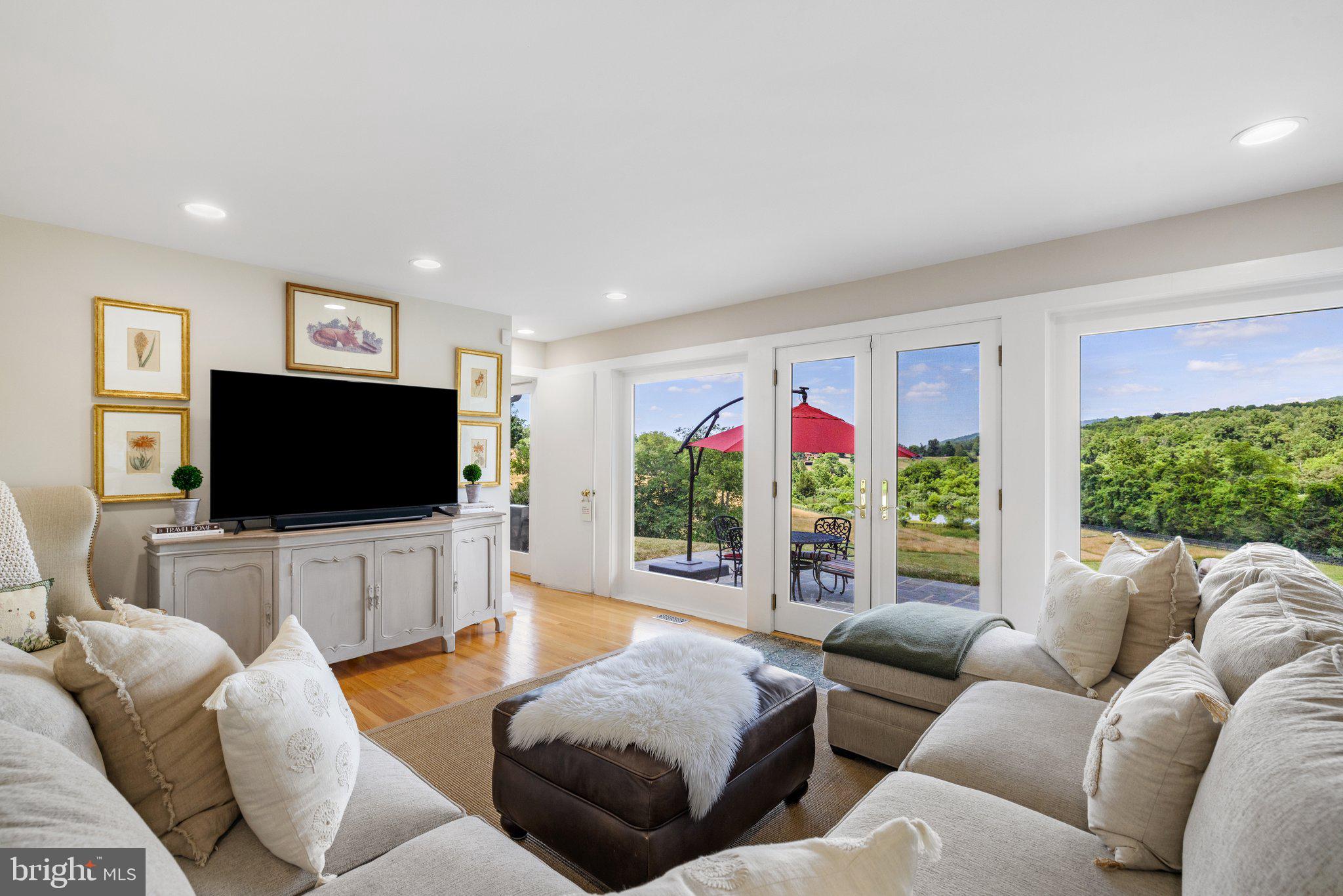 BELLEVUE FARMS - Residential