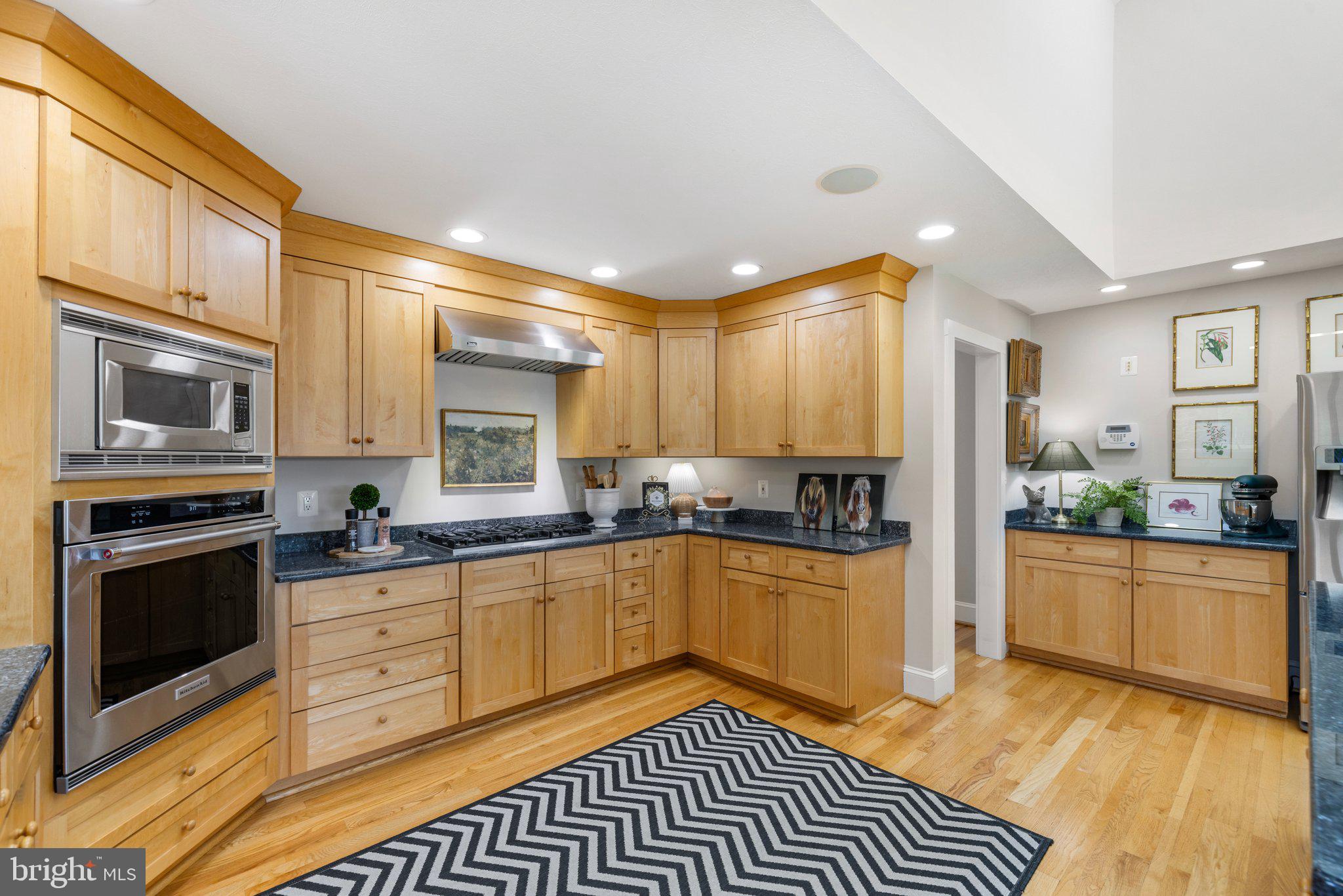 BELLEVUE FARMS - Residential