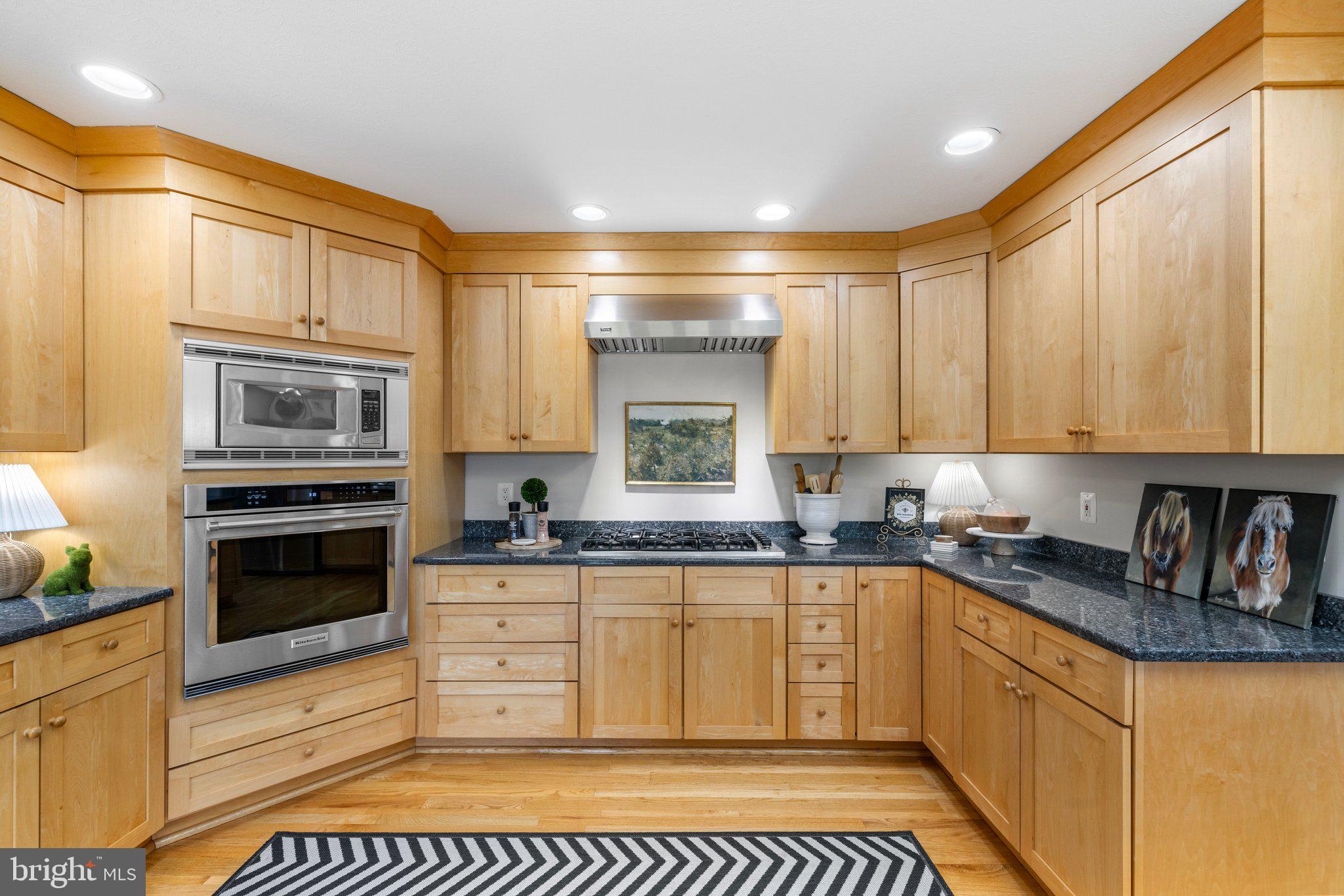 BELLEVUE FARMS - Residential