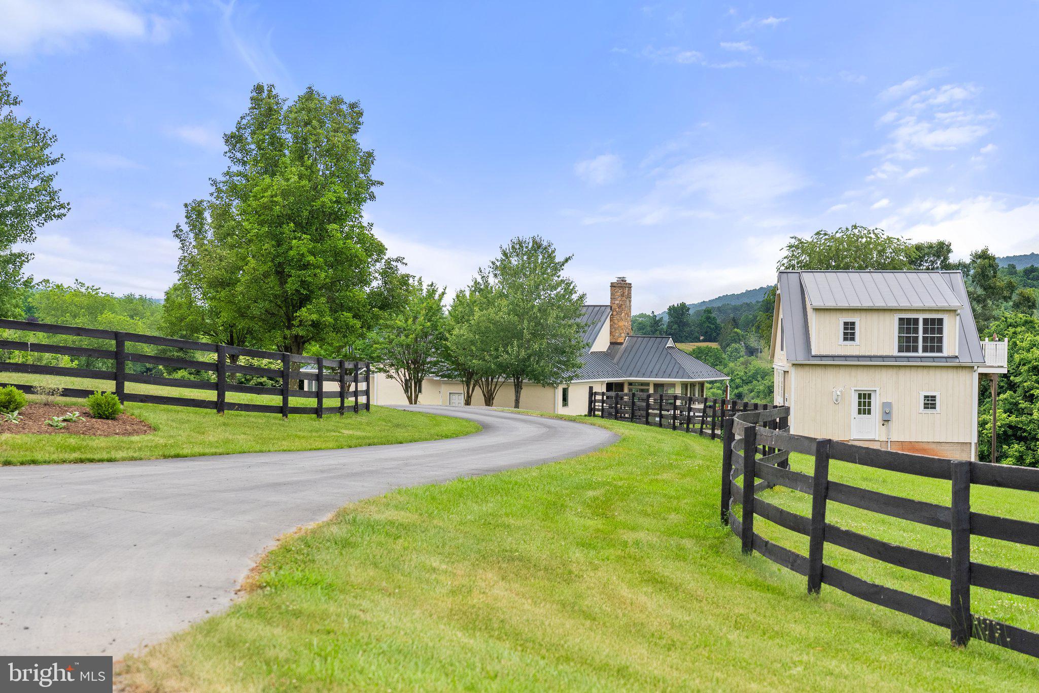 BELLEVUE FARMS - Residential