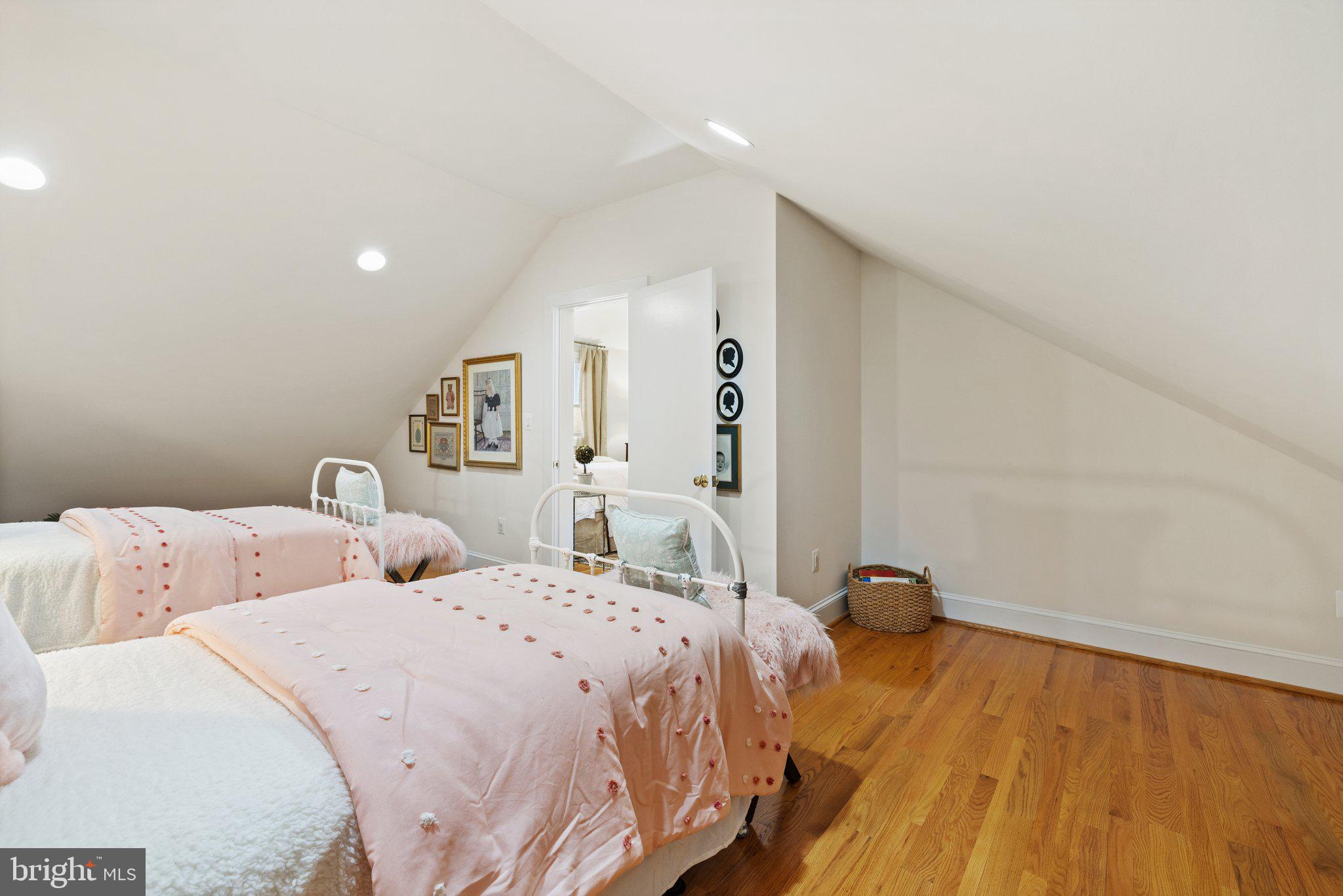 BELLEVUE FARMS - Residential