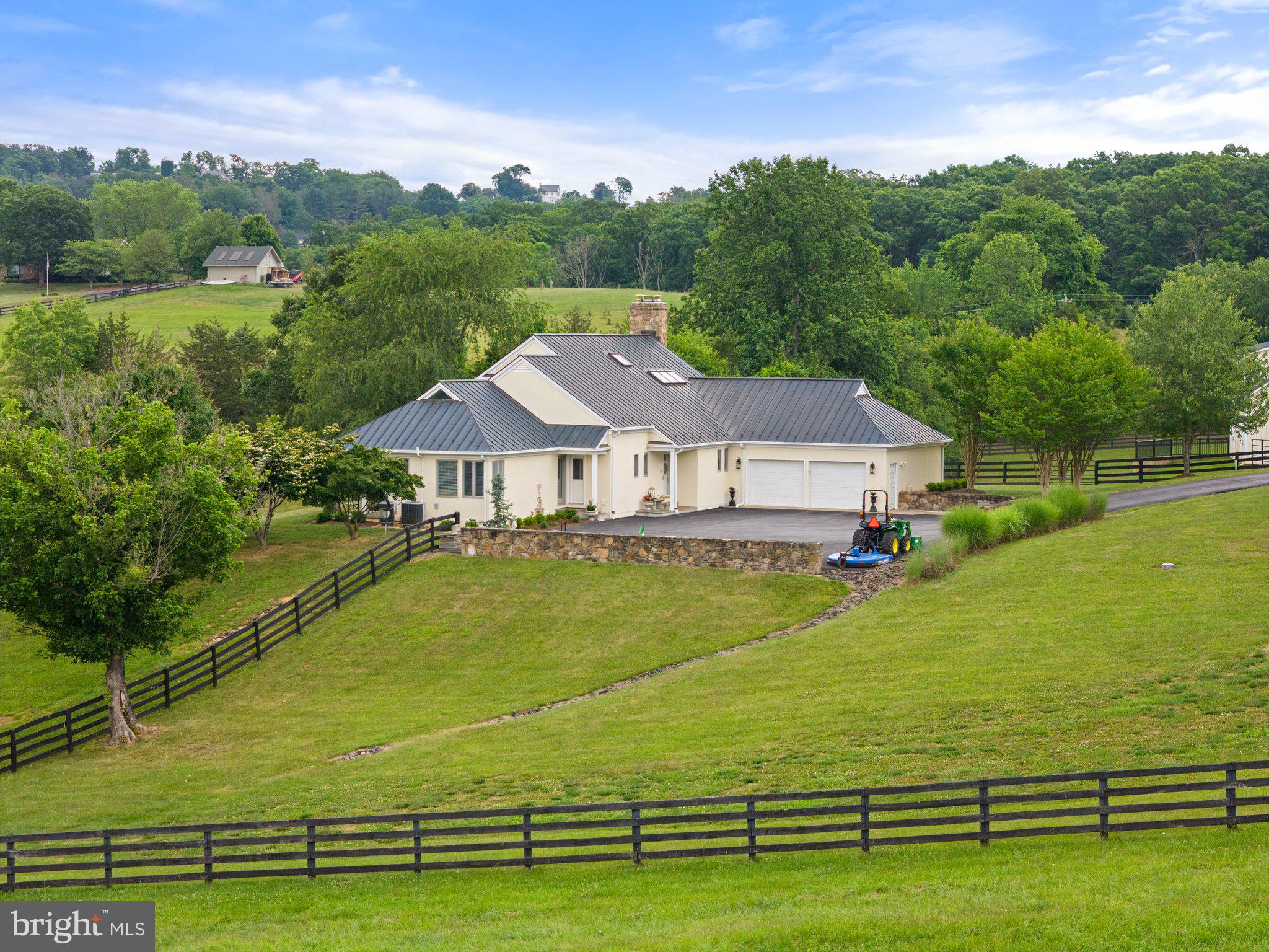 BELLEVUE FARMS - Residential