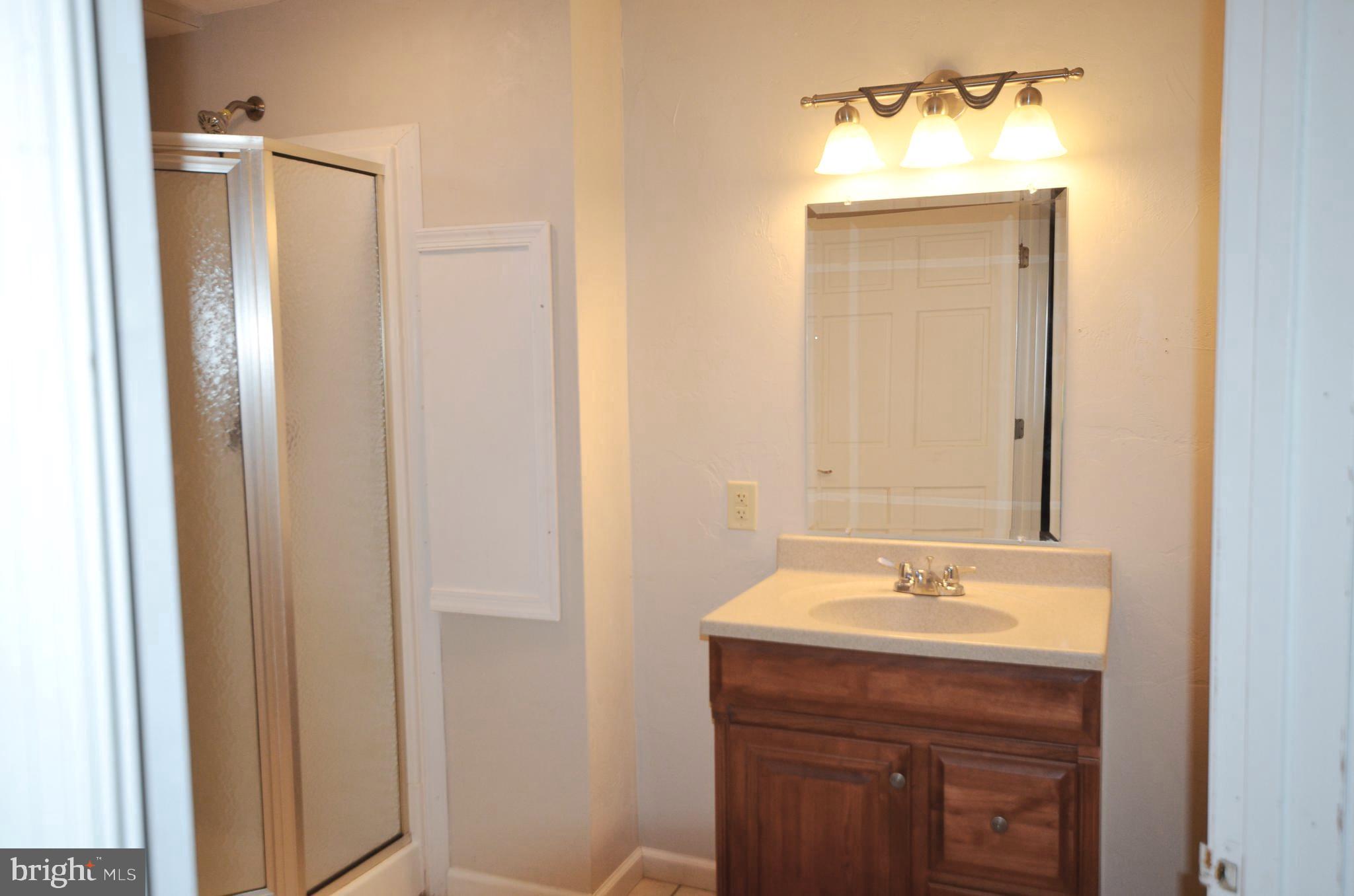 COLONIAL HILLS - Residential