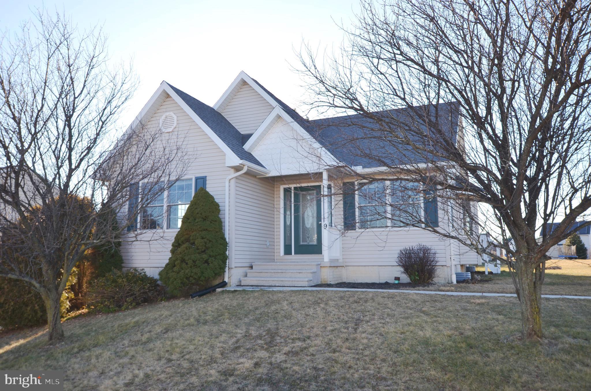 COLONIAL HILLS - Residential