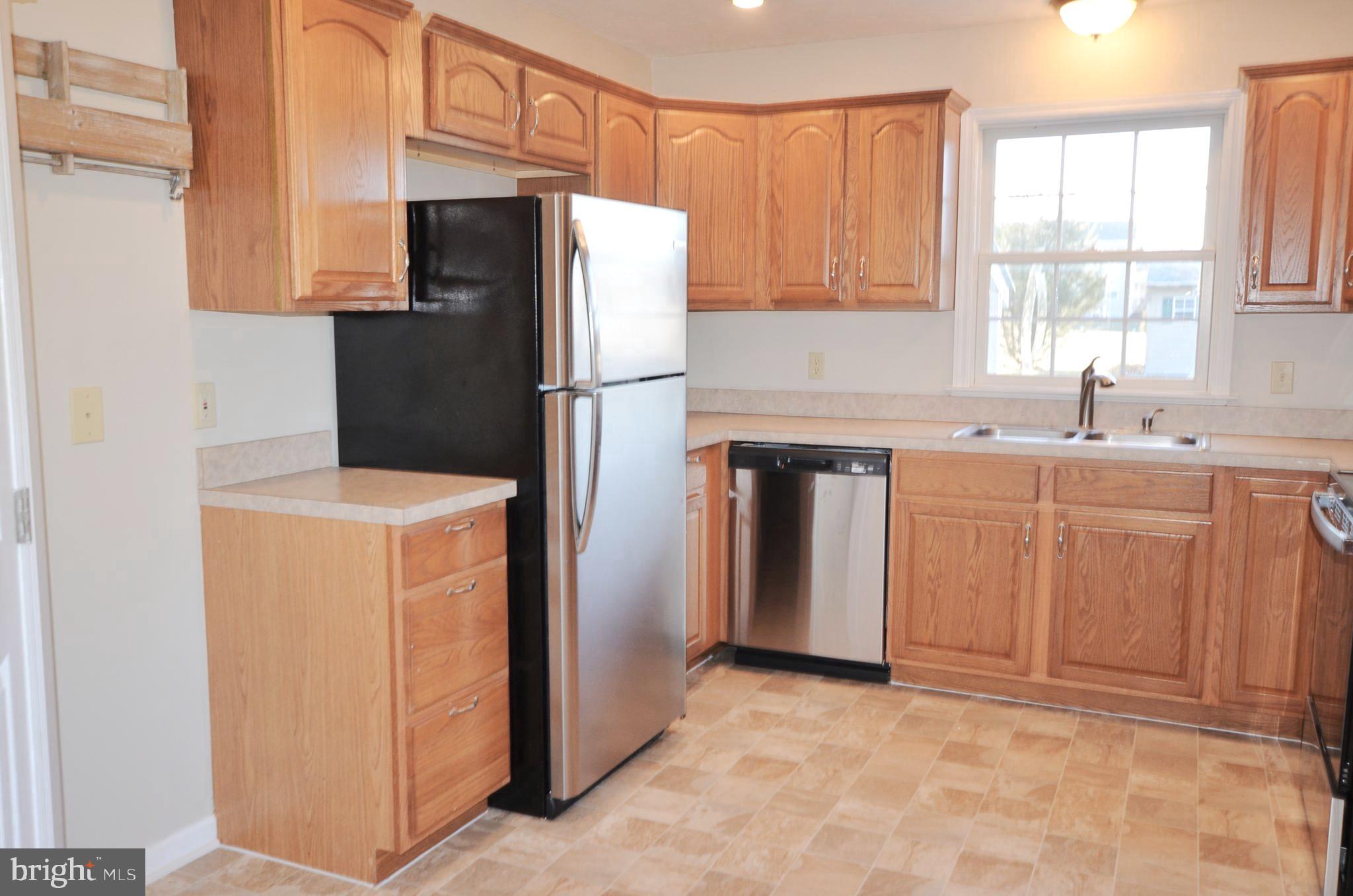 COLONIAL HILLS - Residential