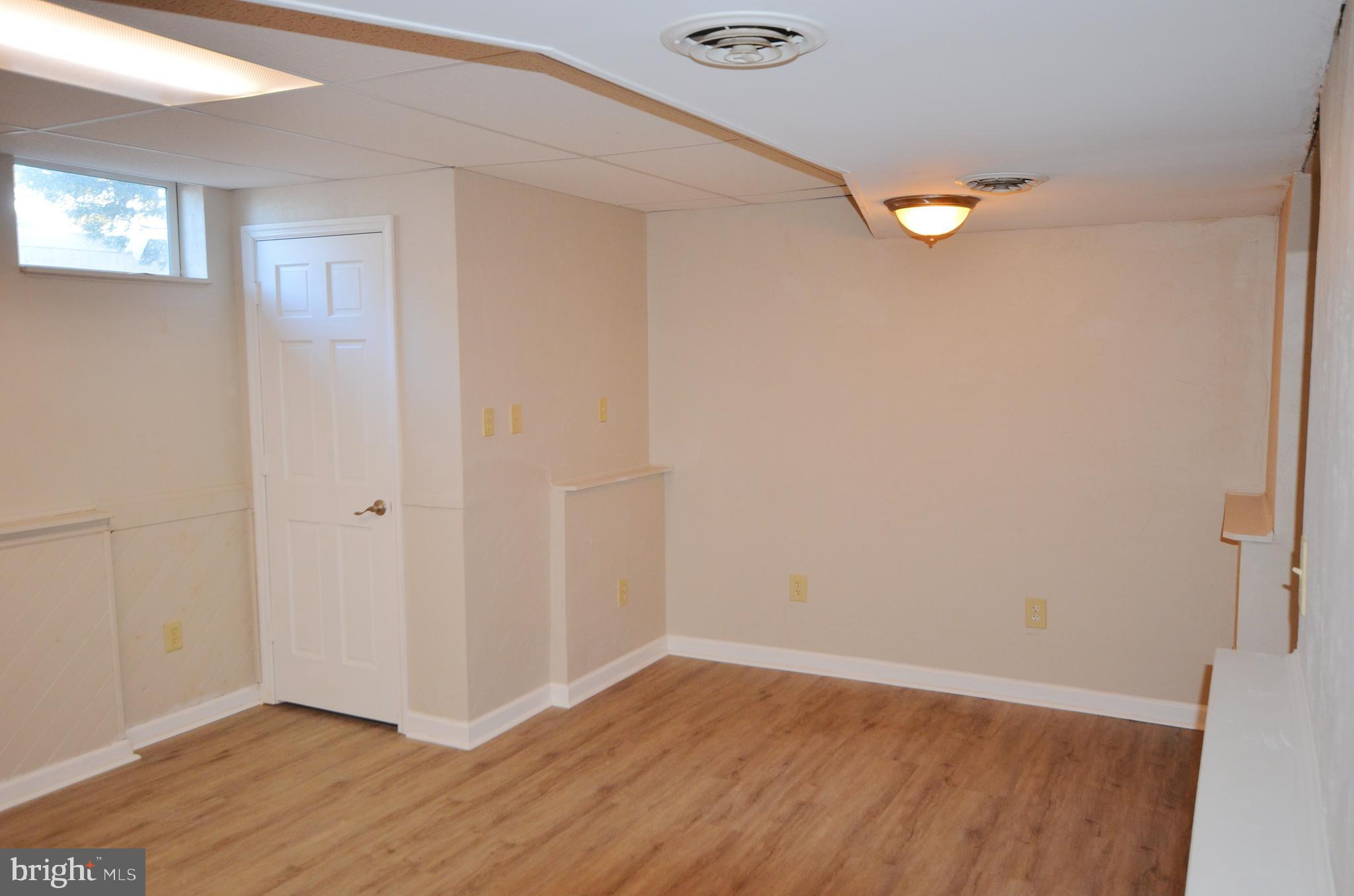 COLONIAL HILLS - Residential