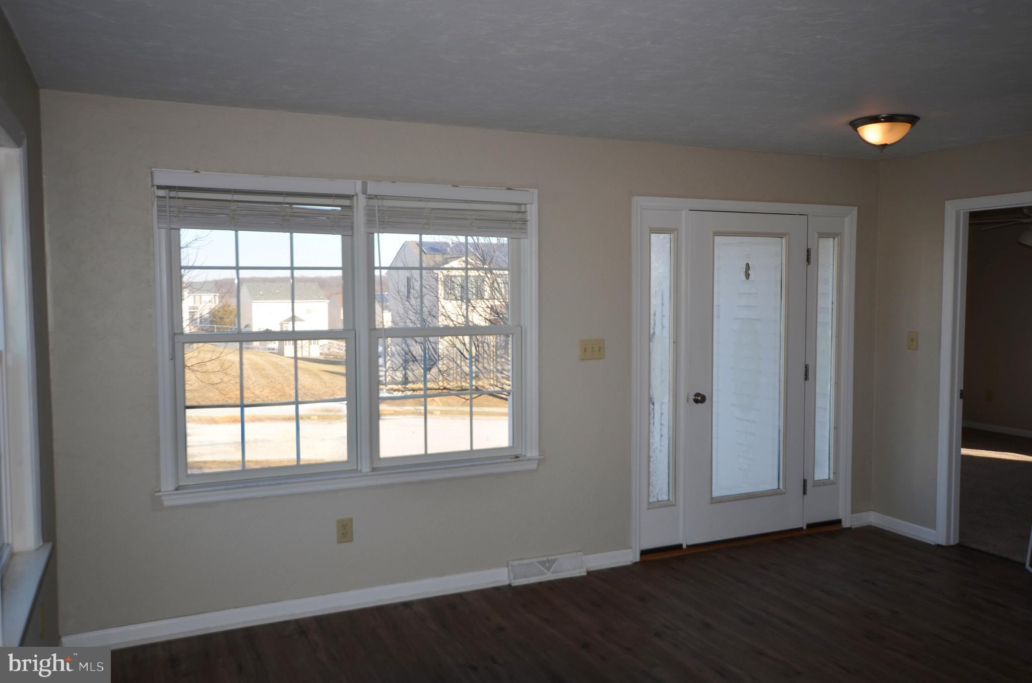 COLONIAL HILLS - Residential