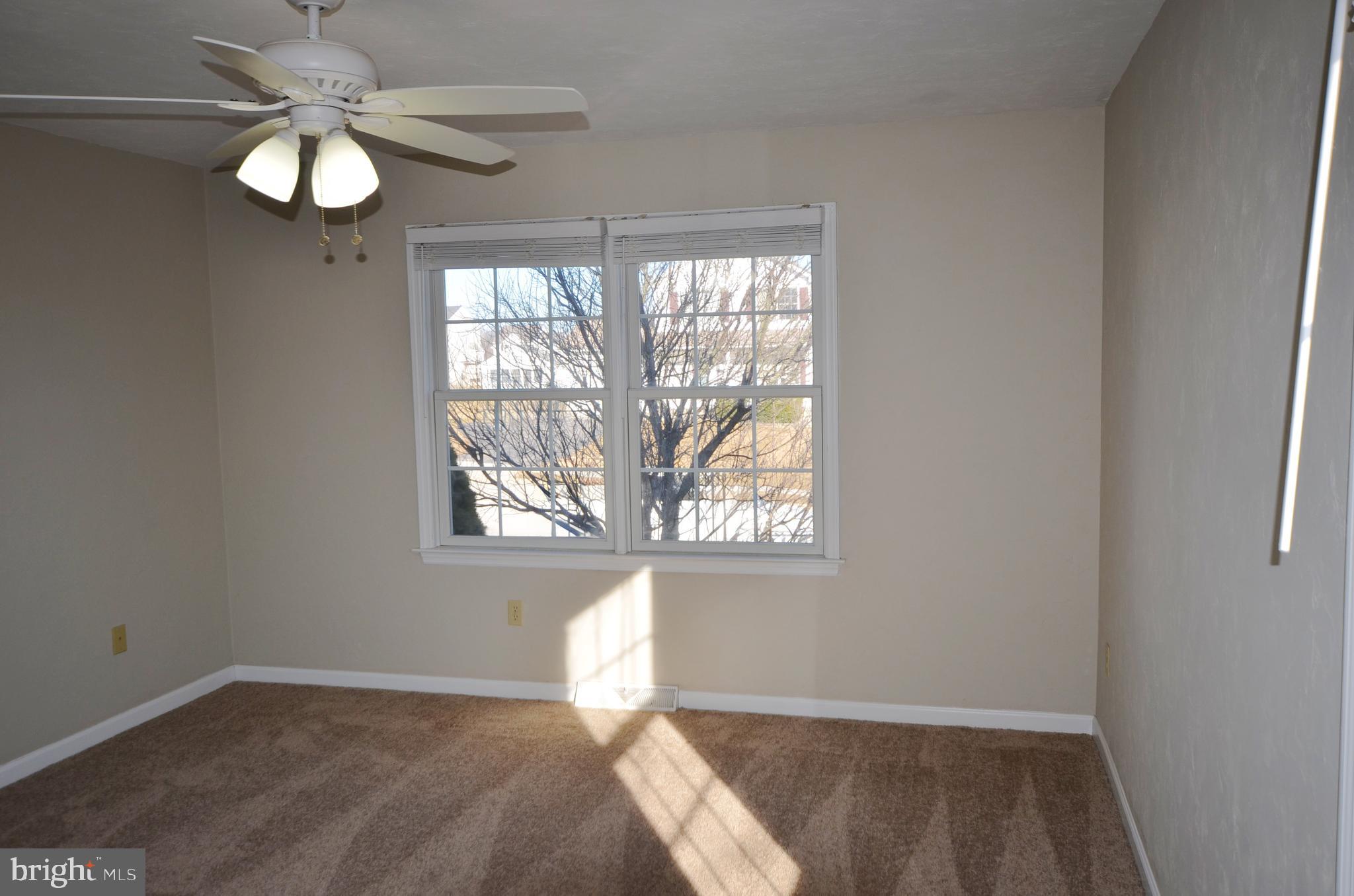 COLONIAL HILLS - Residential