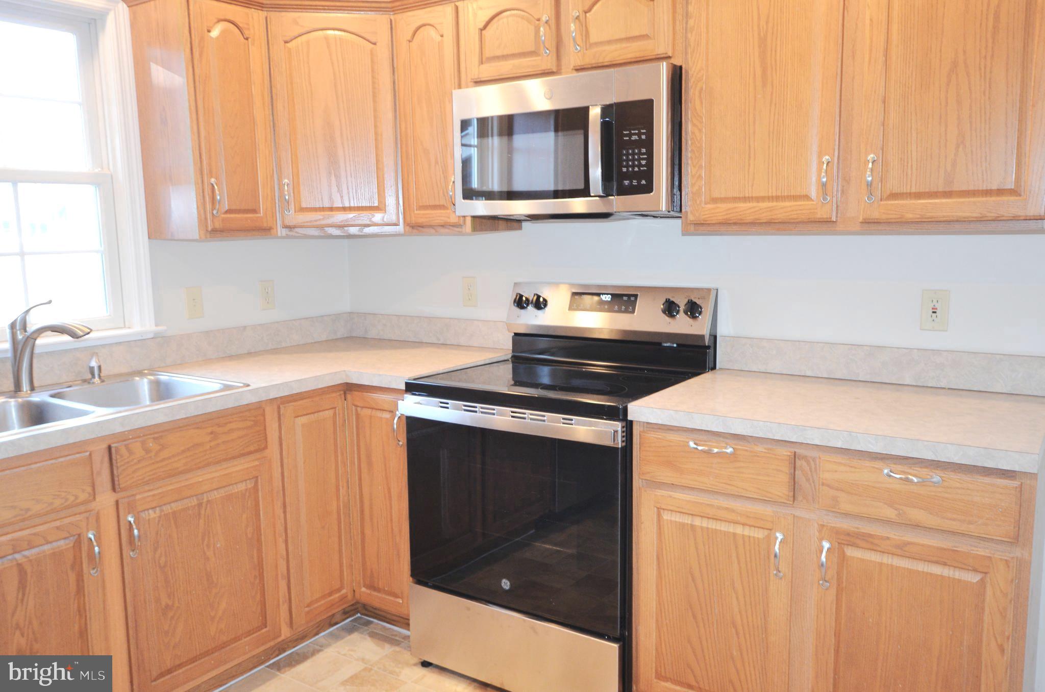 COLONIAL HILLS - Residential