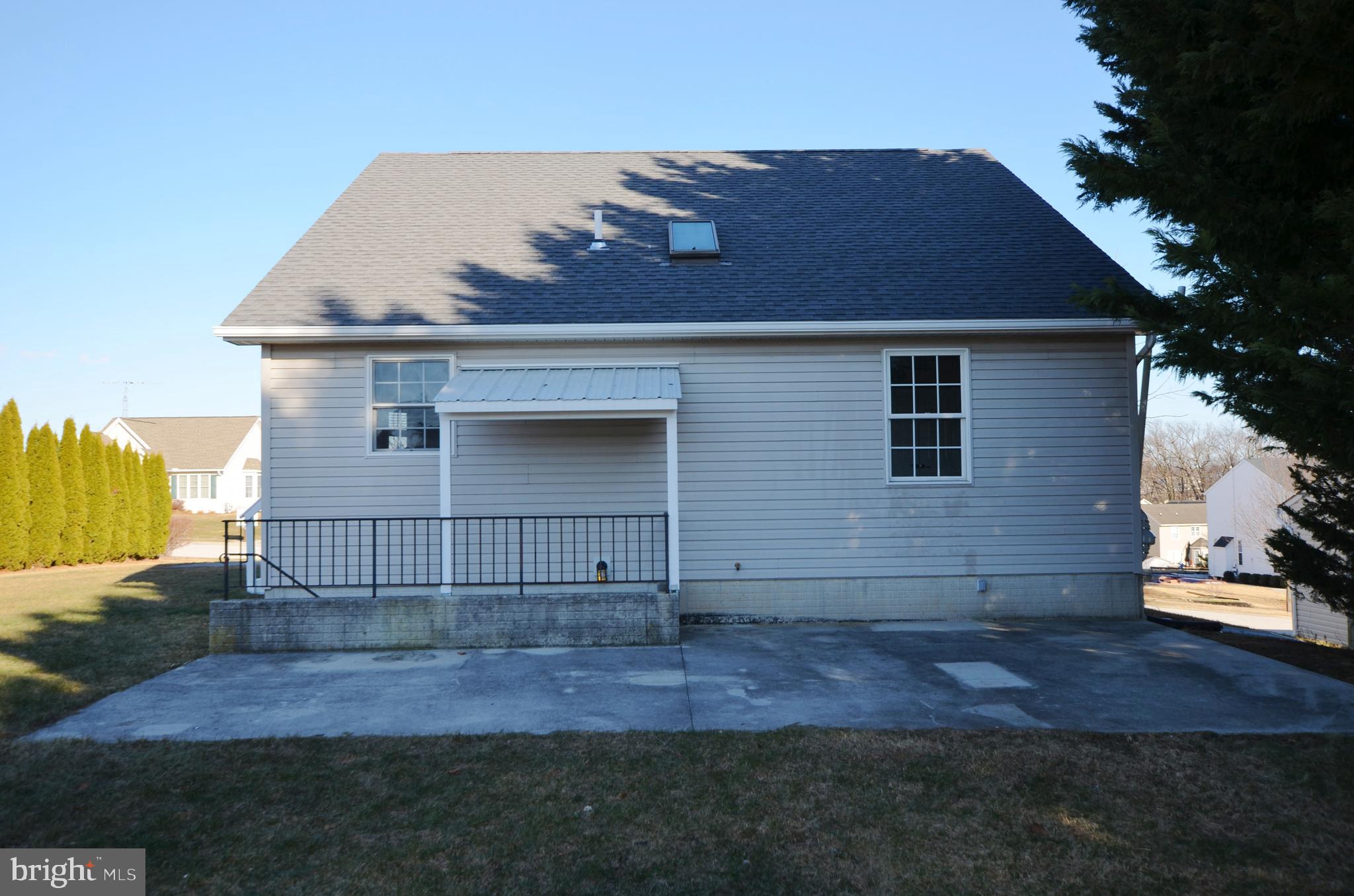 COLONIAL HILLS - Residential