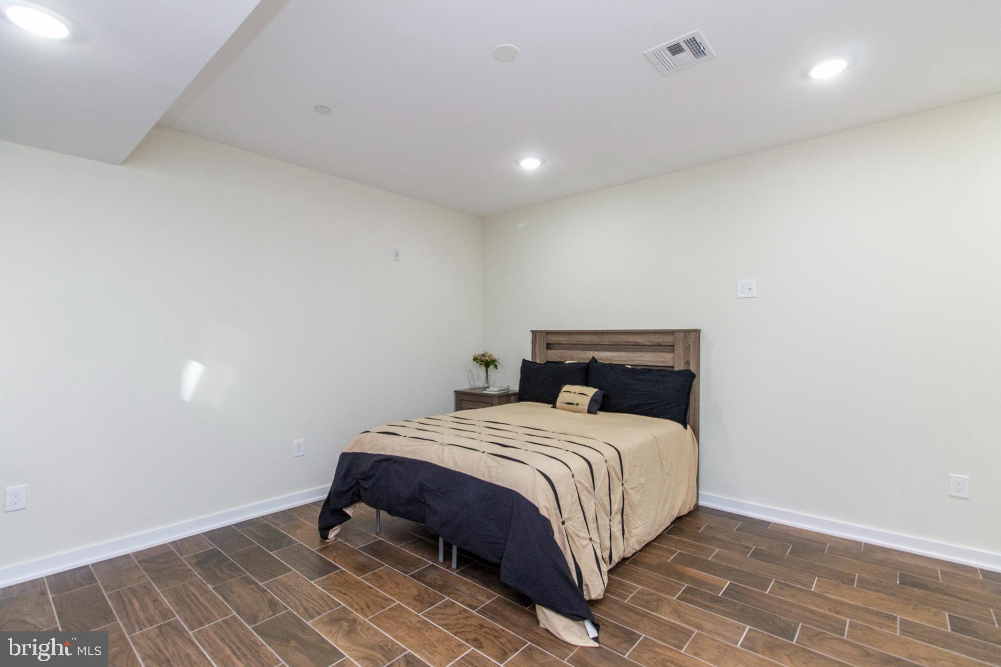 FRANCISVILLE - Residential Lease