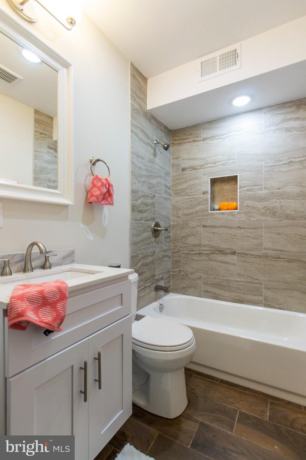 FRANCISVILLE - Residential Lease