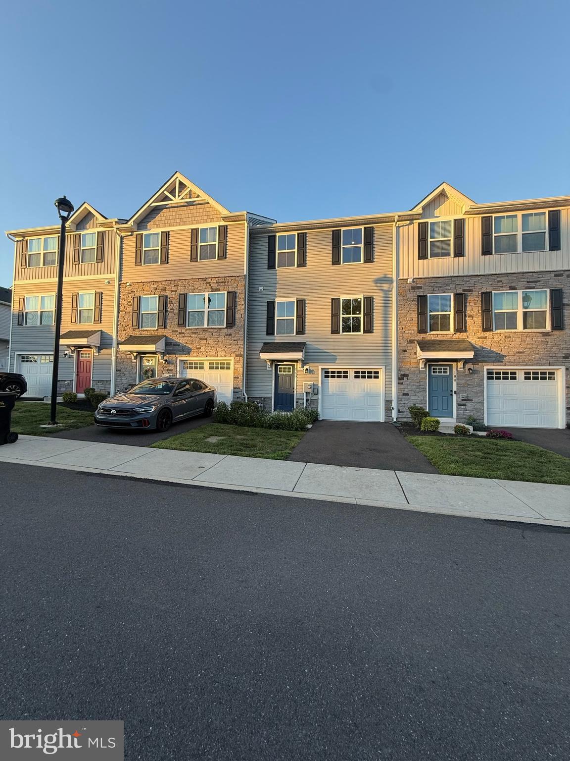 110 VAN FLEET CIRCLE