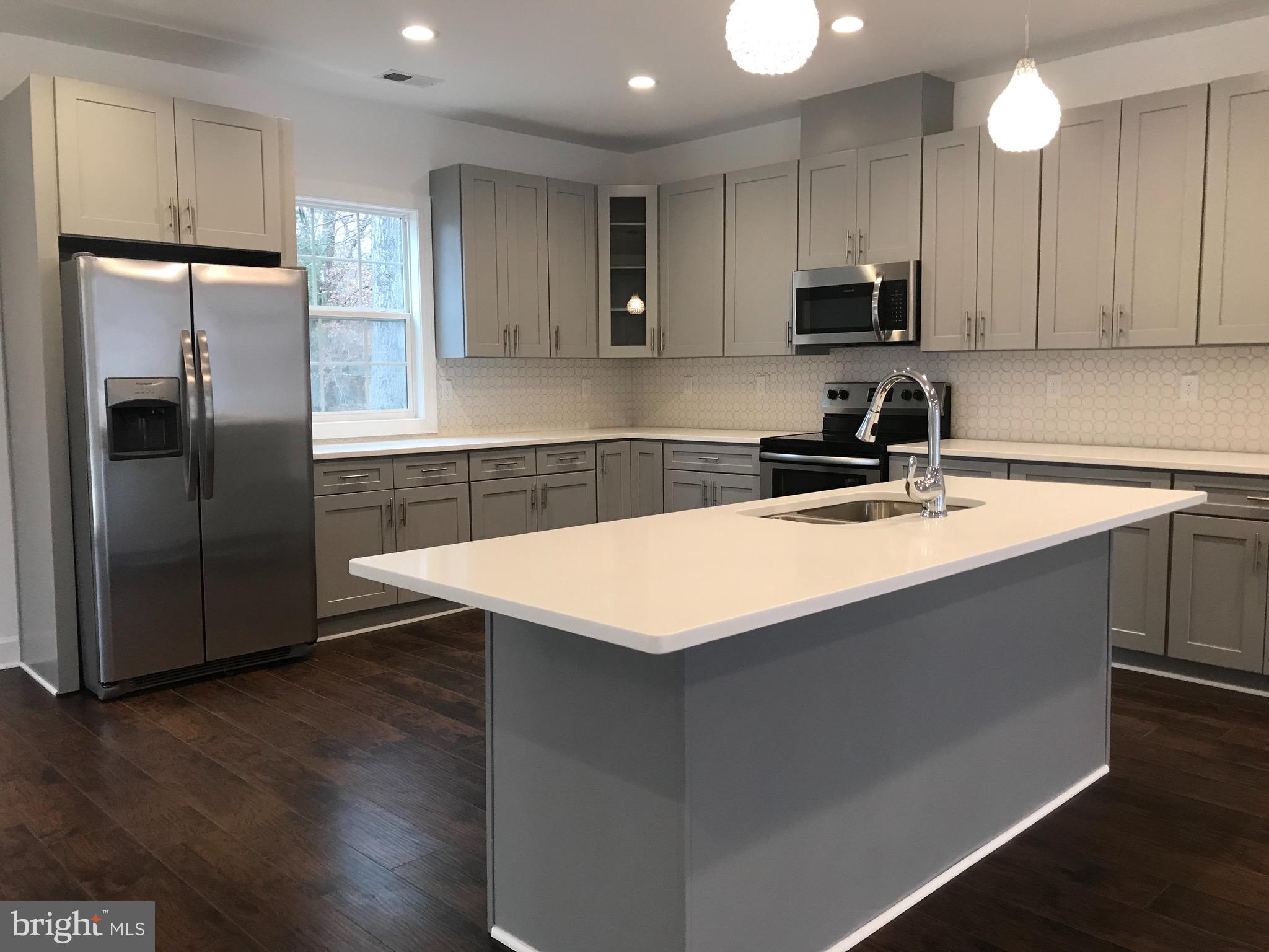 CALVERT MANOR - Residential