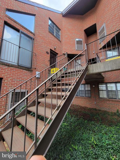 3020 PINEVIEW COURT NE 3020 WASHINGTON DC 20018