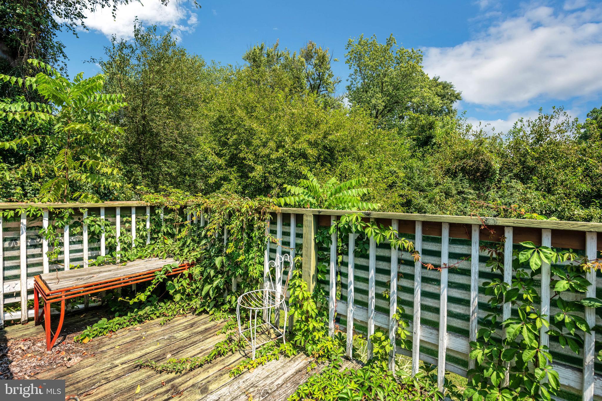 GOLDEN BEACH - Residential