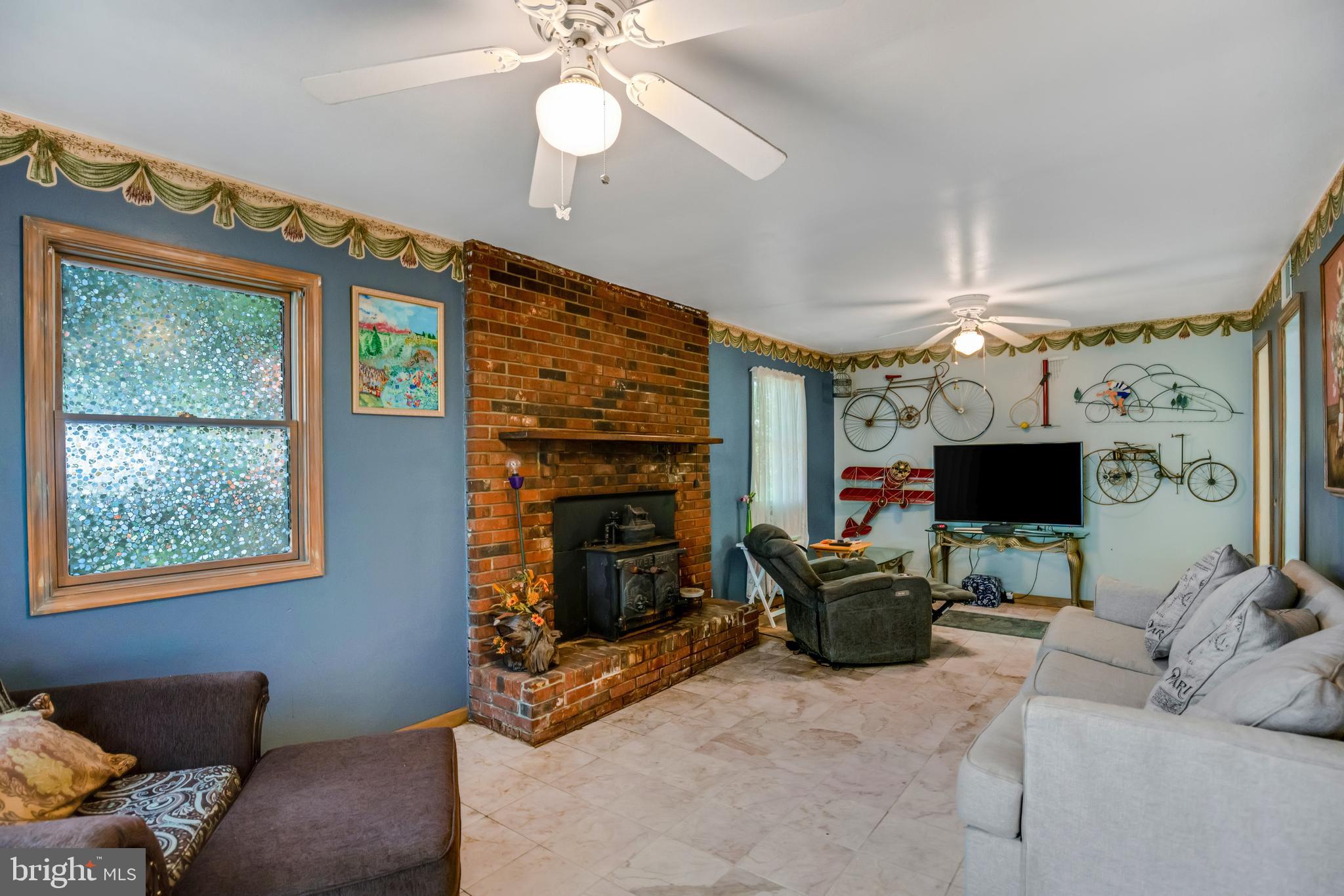 GOLDEN BEACH - Residential