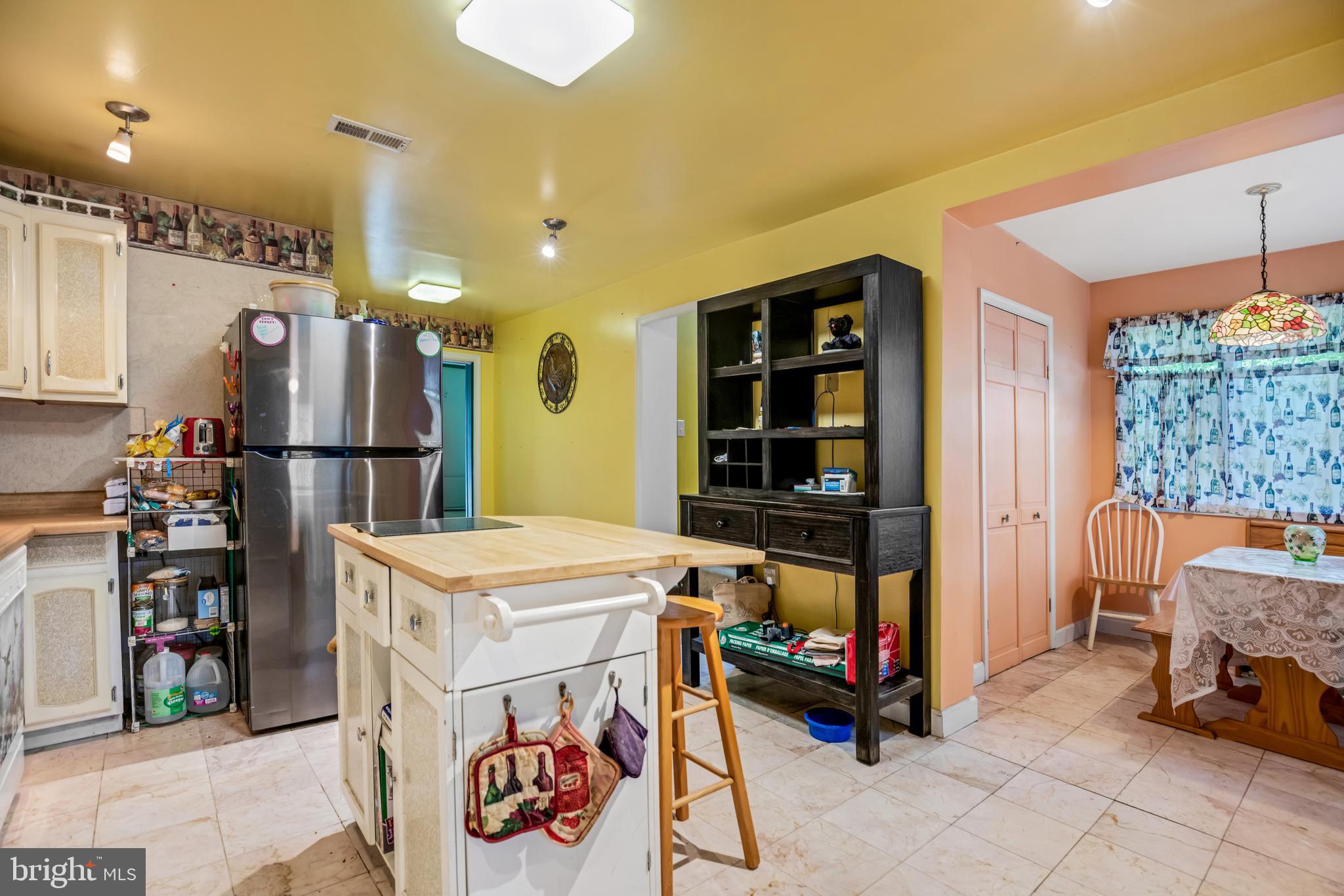 GOLDEN BEACH - Residential