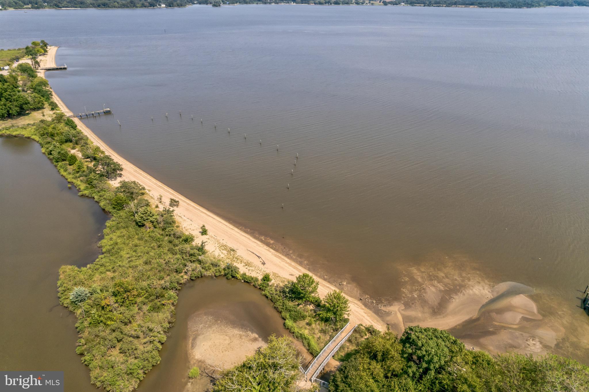 GOLDEN BEACH - Residential