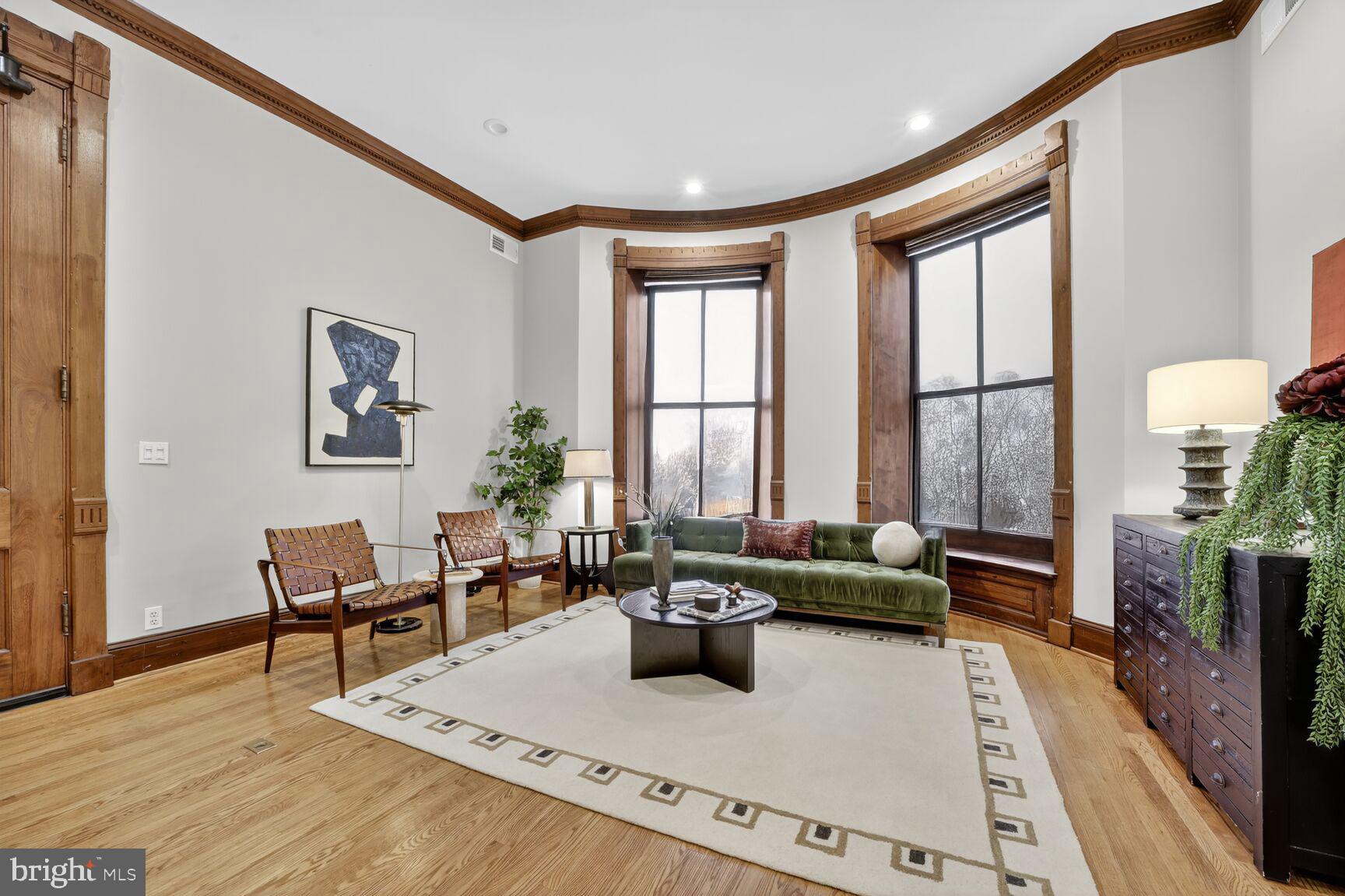 6 LOGAN CIRCLE NW 3
