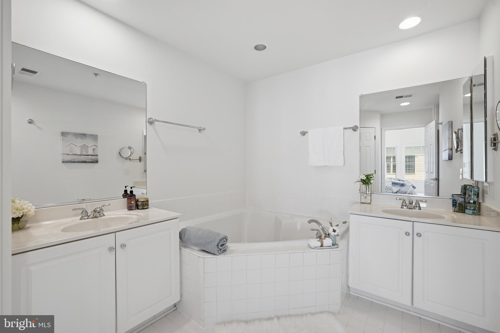 TYSONS VILLAGE - Residential