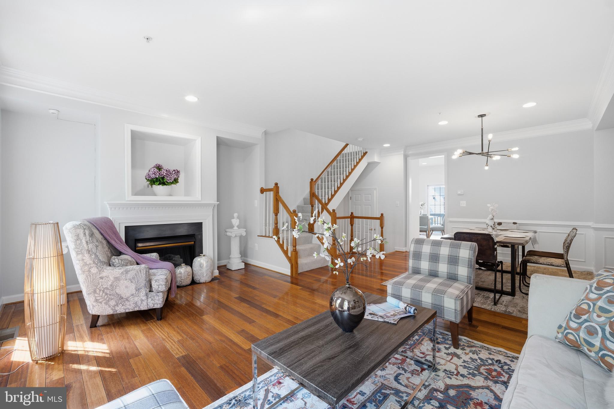 TYSONS VILLAGE - Residential