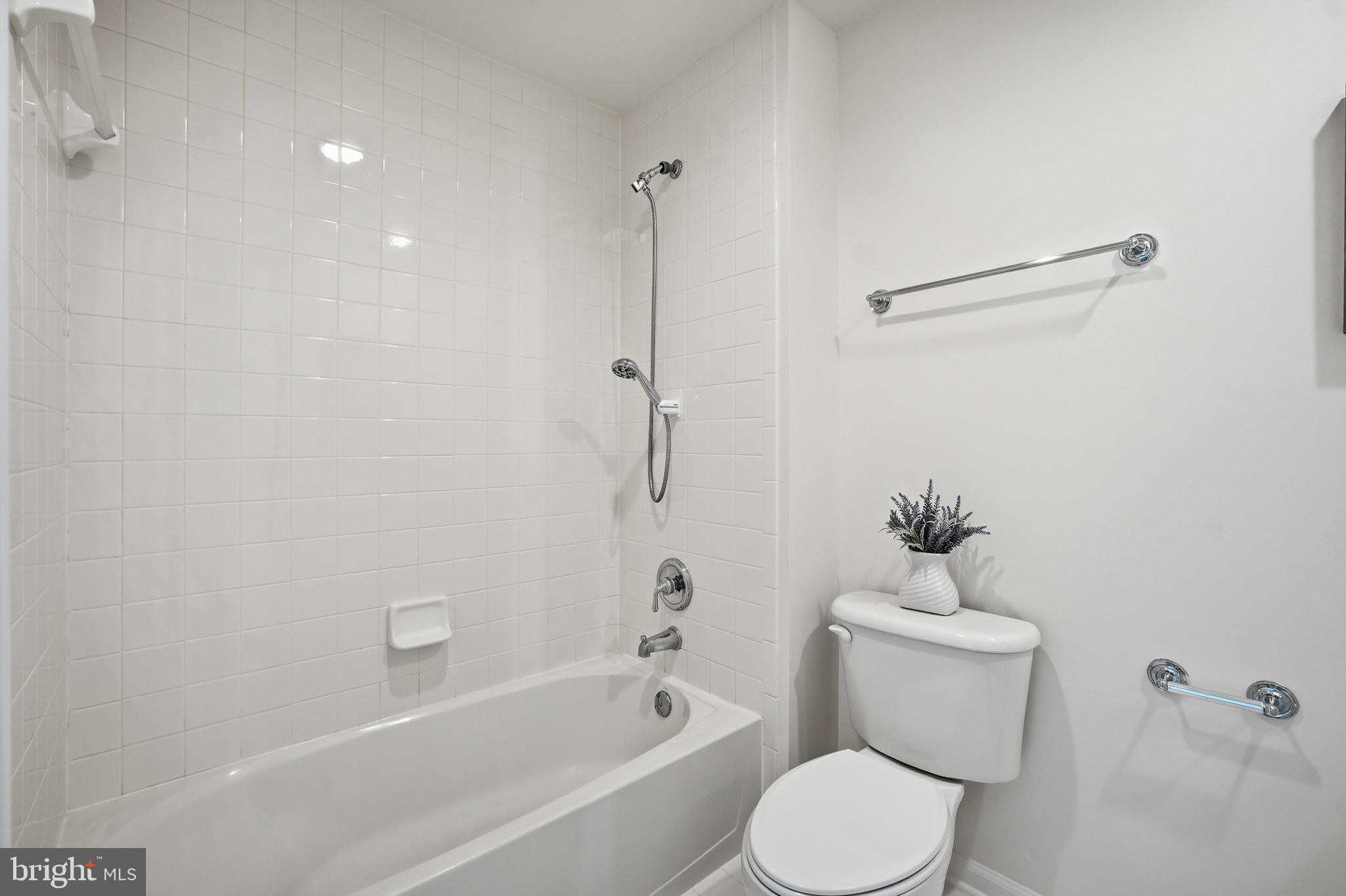 TYSONS VILLAGE - Residential