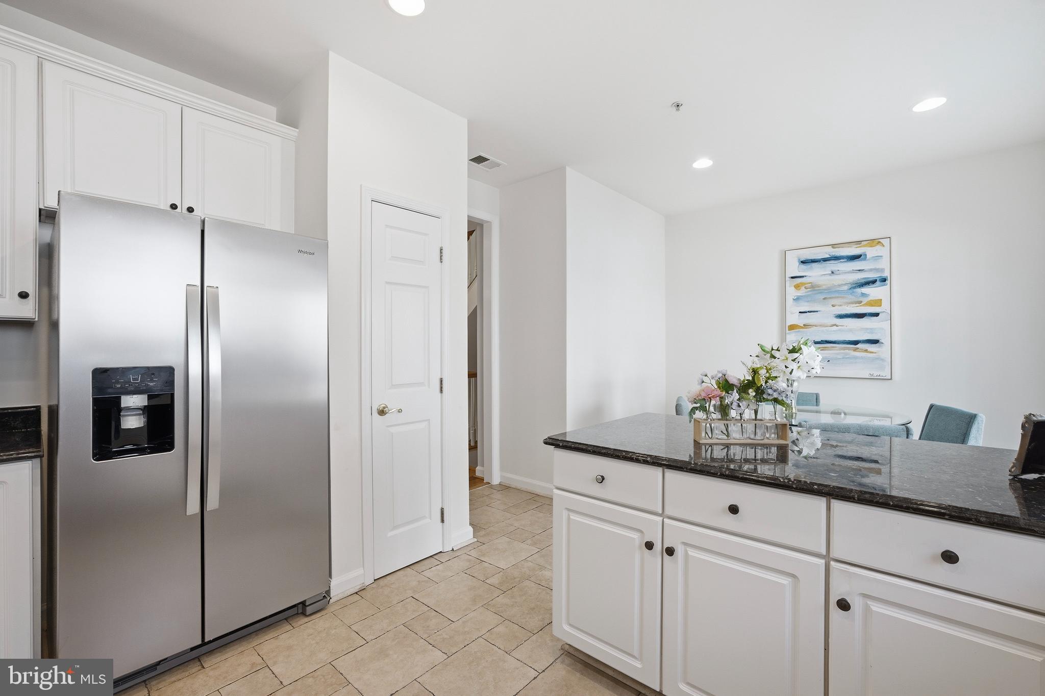 TYSONS VILLAGE - Residential